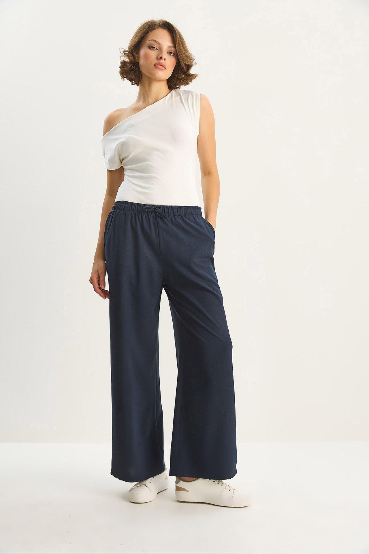 LUCCI Wide Leg Palazzo Pants with Tie Closure 3