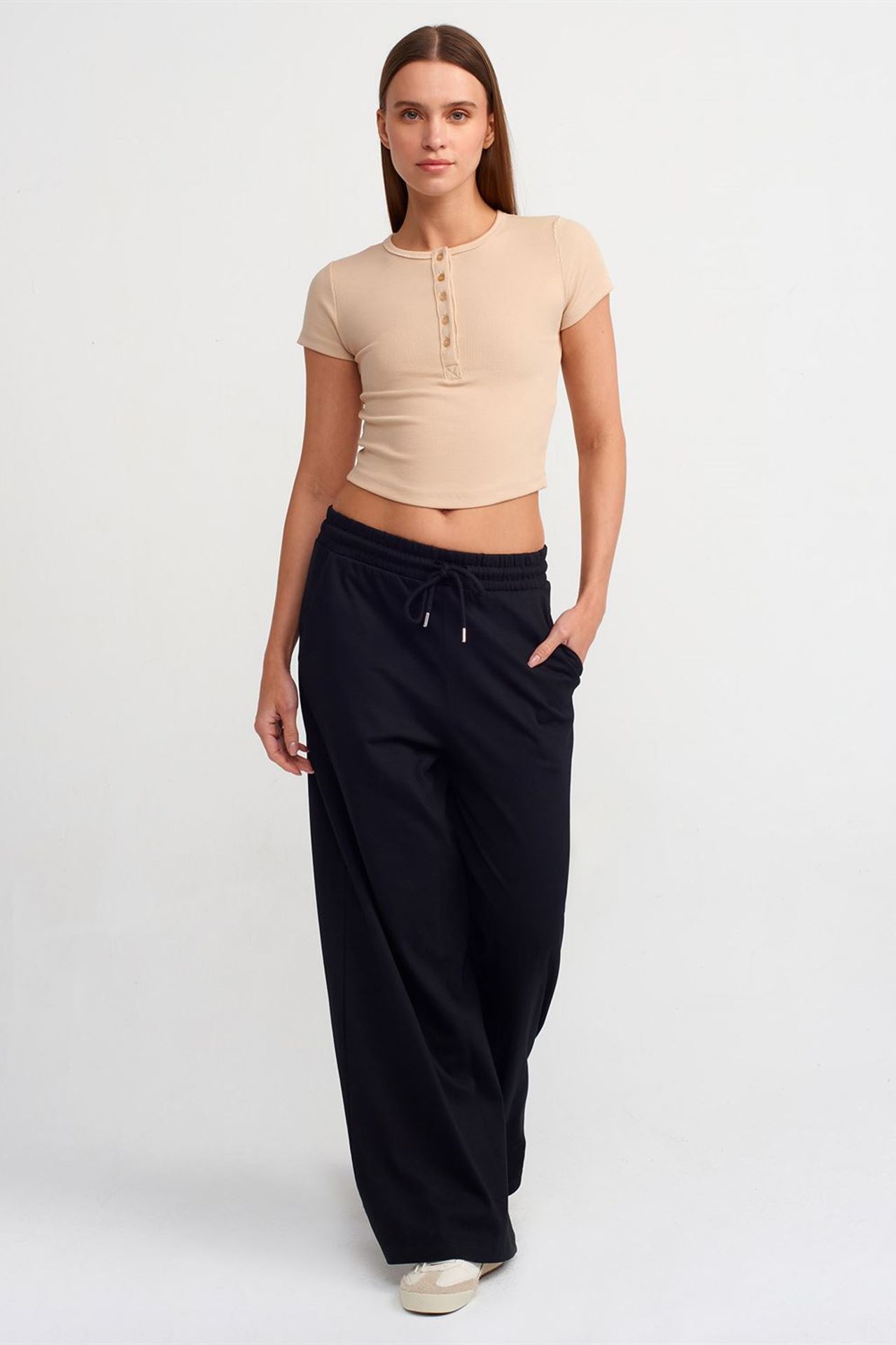 DILVIN Women's Cropped Slim-fit Crew Neck T-shirt 3