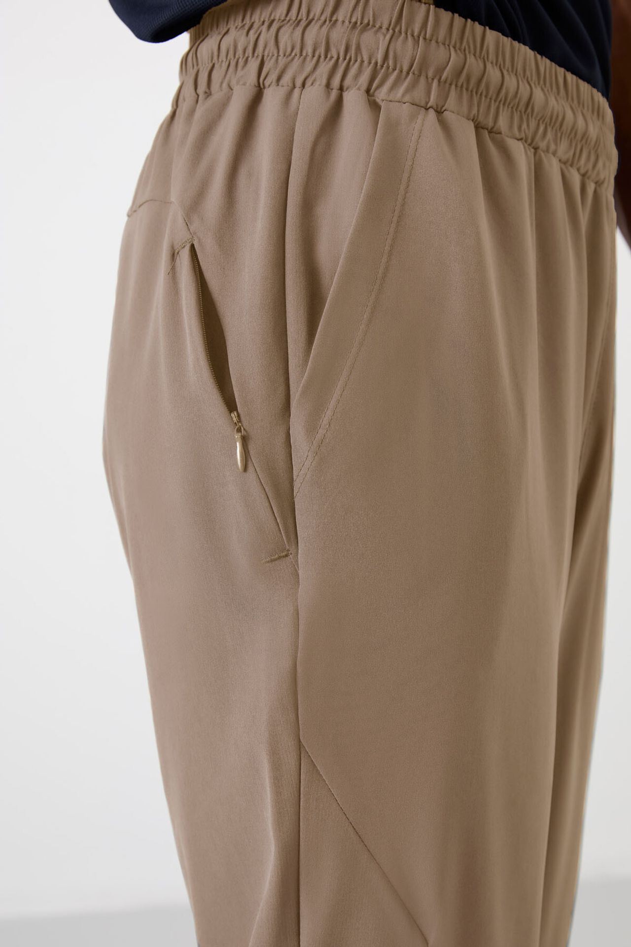 TOMMY Men's Straight-leg Seamless Sweatpants 3
