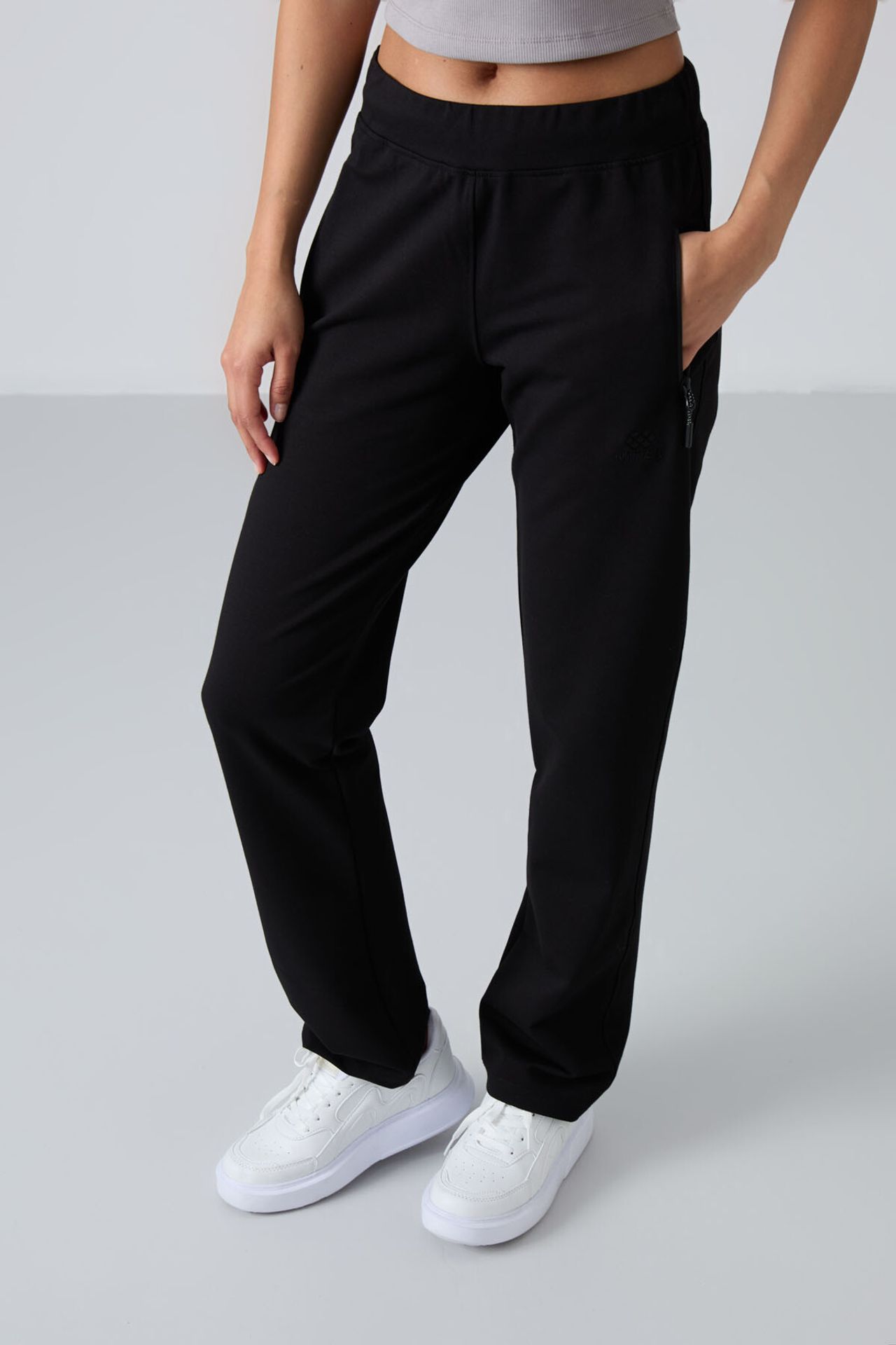 TOMMY Women's Straight-leg Fleece Sweatpants 4
