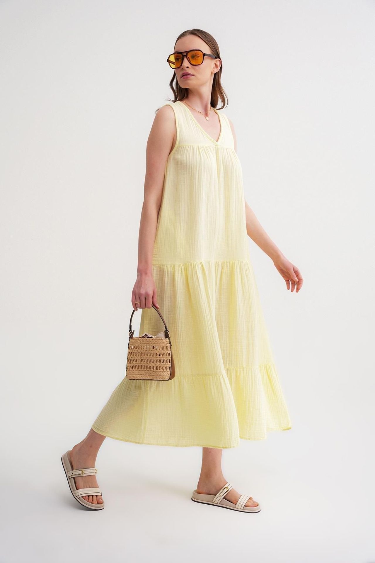 Mixray Sleeveless V-Neck Muslin Midi Dress with Pockets 1