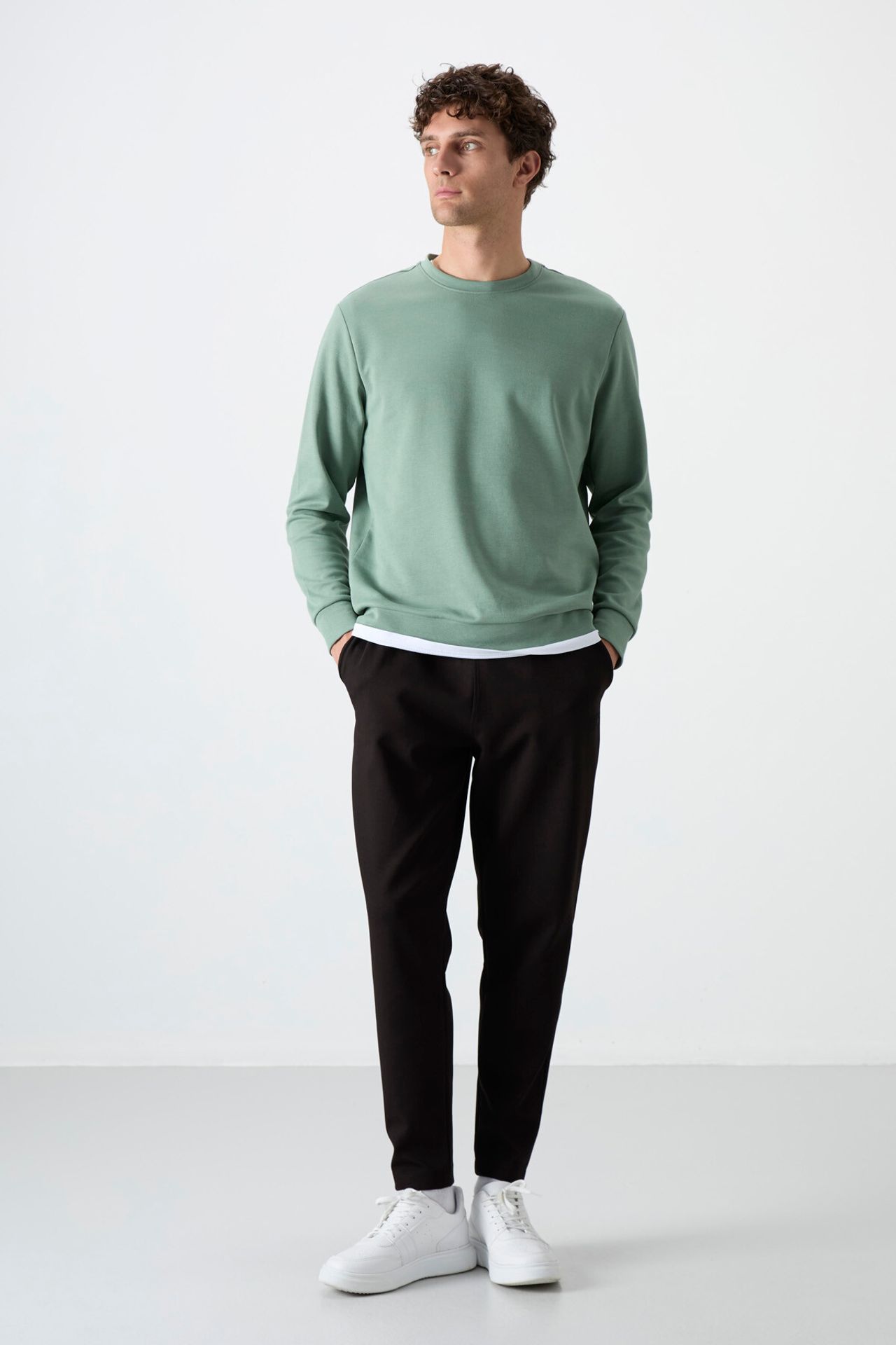 TOMMY Men's Regular-fit Pull-On Sweatpants 2