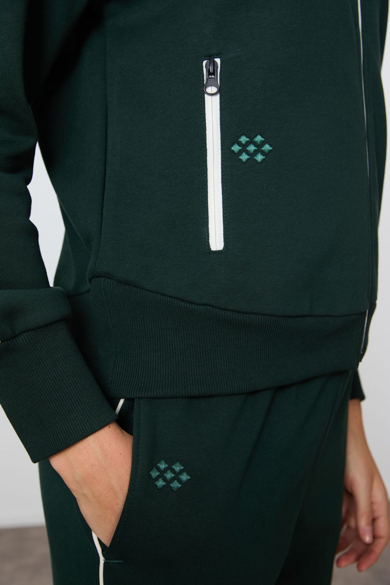 TOMMY Oversized Zip-collar Sweatshirt And Pants Set 6