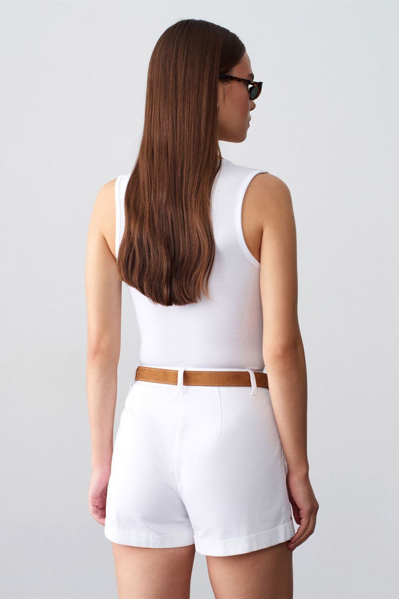 DILVIN Sleeveless Slim-Fit U-Neck Bodysuit 3