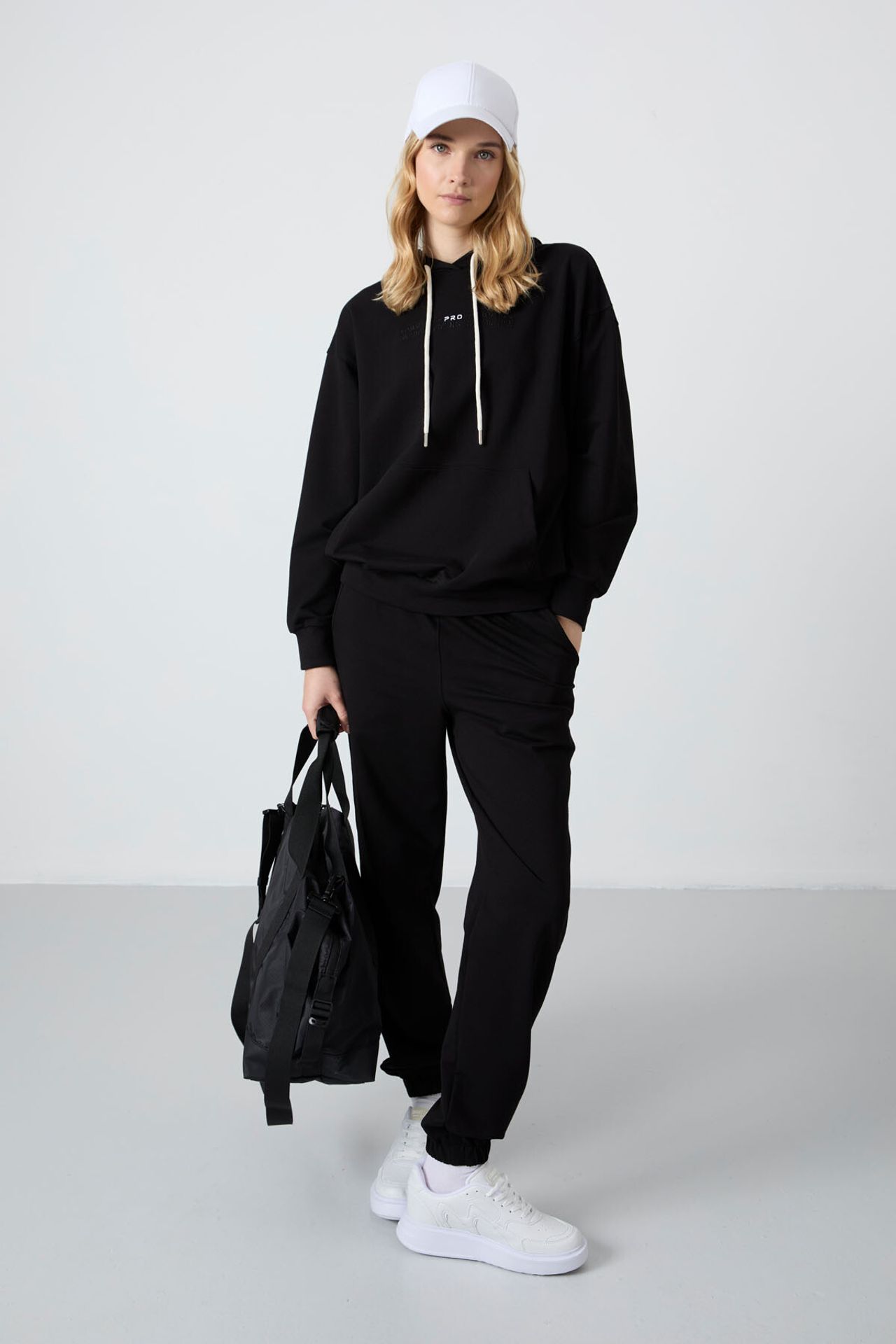 TOMMY Oversized Hooded Sweatshirt And Pants Set 1