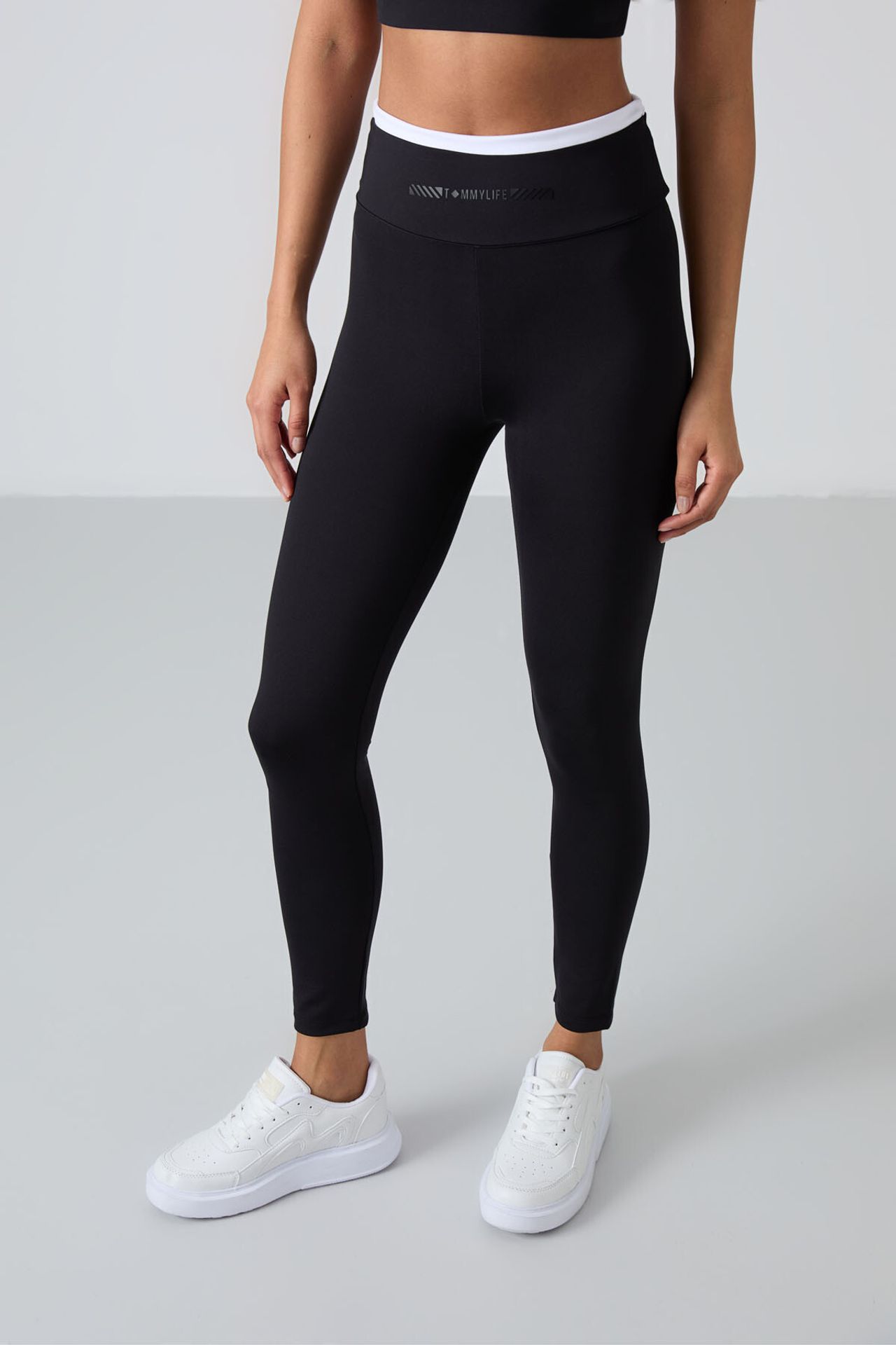 TOMMY Strapless Slim-Fit Active Set 2
