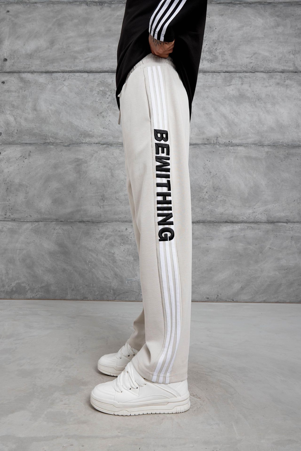NOMARC Bol Baskılı Geniş Paça Jogger 1