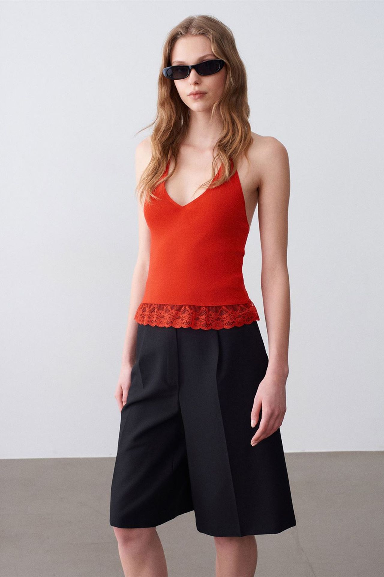 DILVIN Ribbed Lace Halterneck Blouse 1