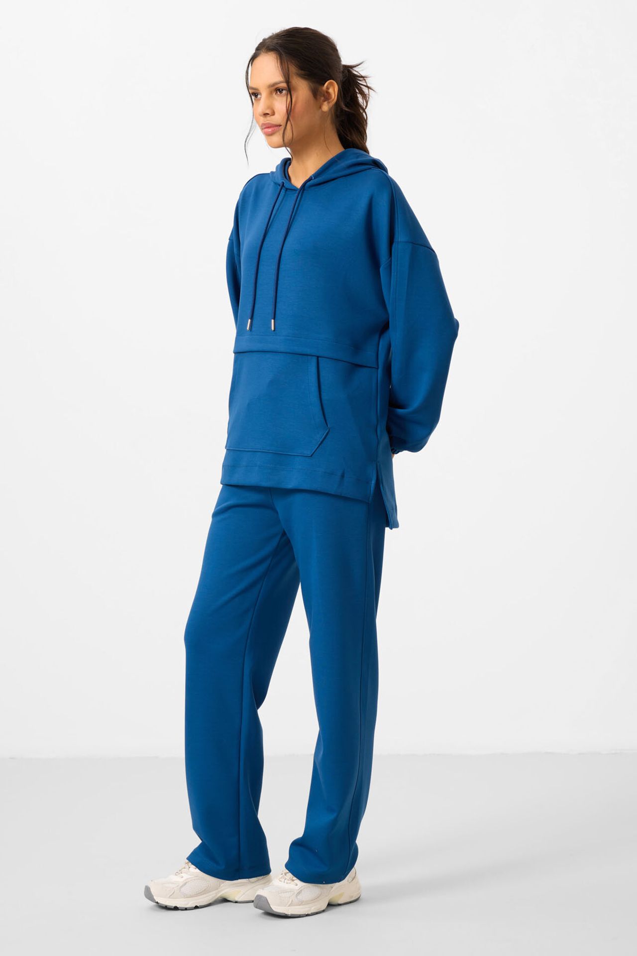 TOMMY Oversized Hooded Sweatshirt And Wide-Leg Pants Set 5