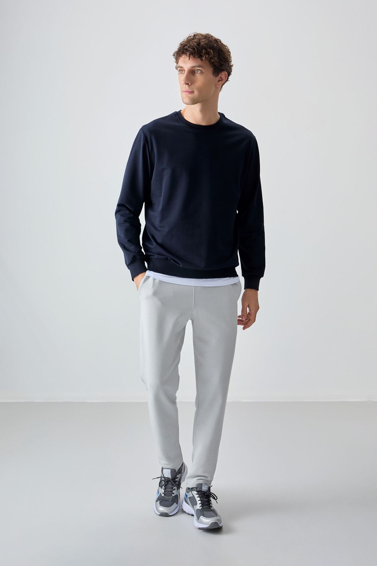 TOMMY Men's Plain Crew Neck Sweatshirt 3