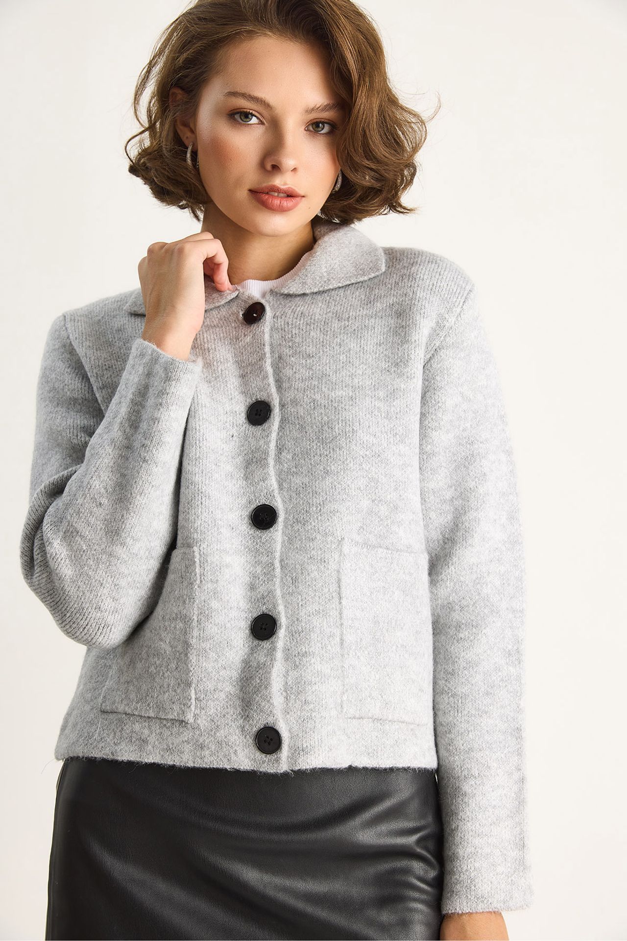 LUCCI Knit Cardigan with Pockets 2