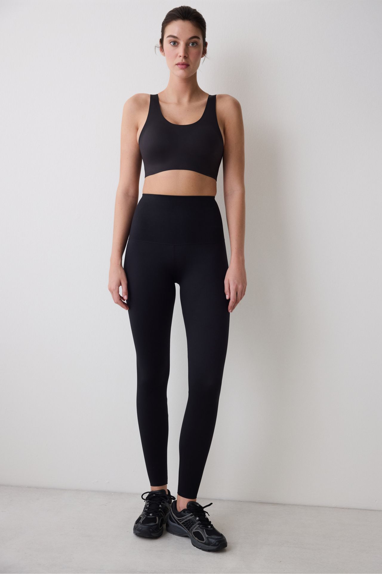 PENTI No-Show Medium Support Zero Feel Bra Sports Bra 2