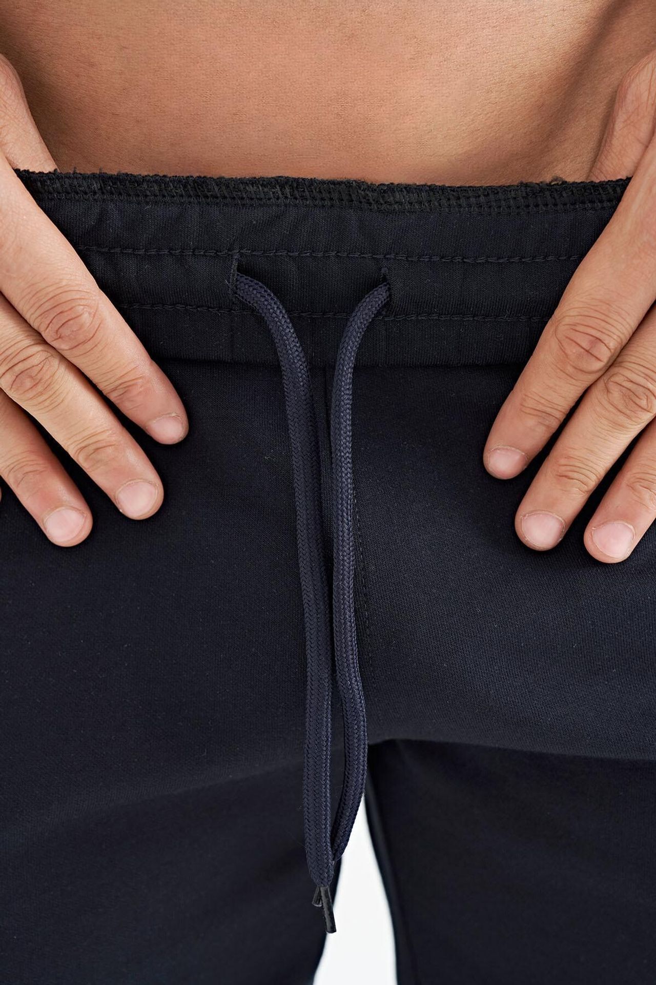 TOMMY Men's Solid Knit Sweat Shorts 5