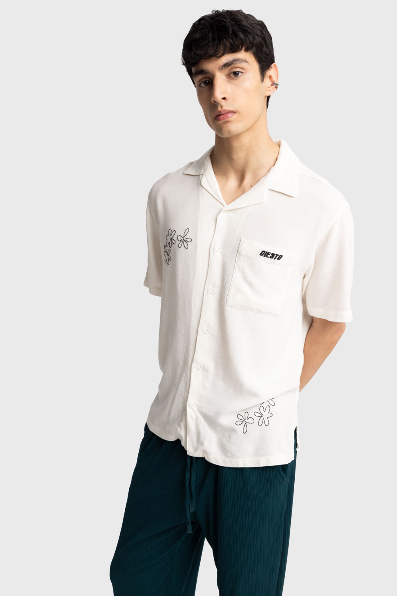 GIESTO Men's Embroidered Cotton Poplin Short Sleeve Shirt 1