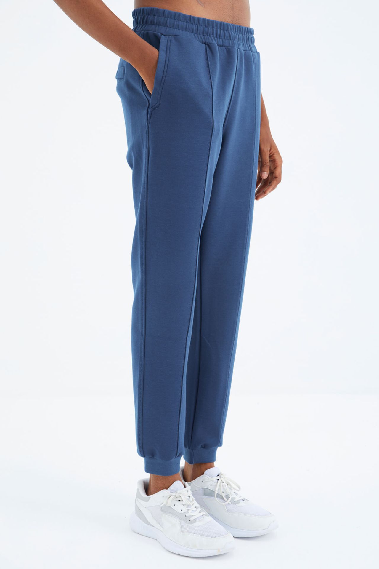 TOMMY Men's Regular-Fit 3-Thread Fleece Sweatpants 5