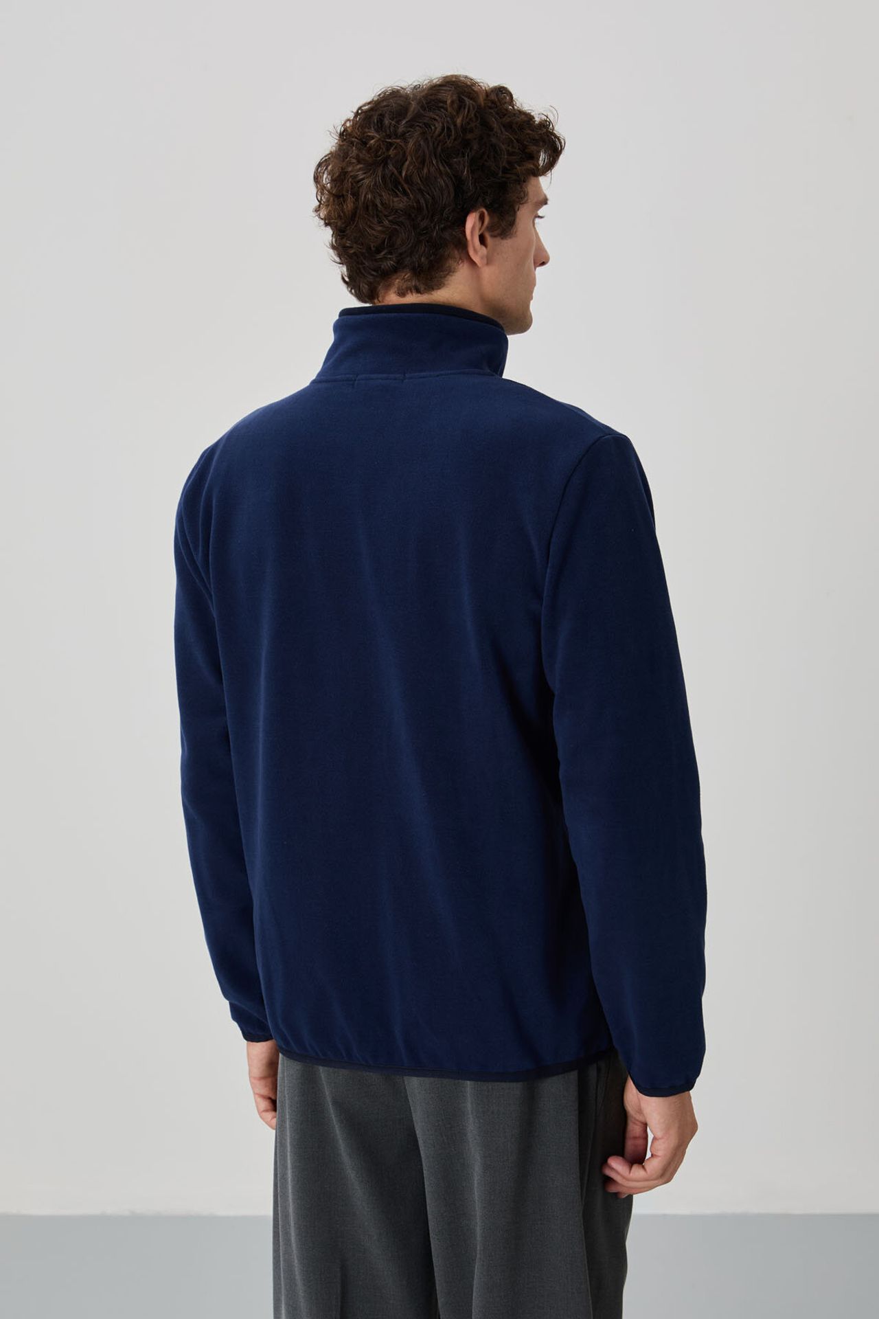 TOMMY Men's Plush Zip-Front Sweatshirt 6