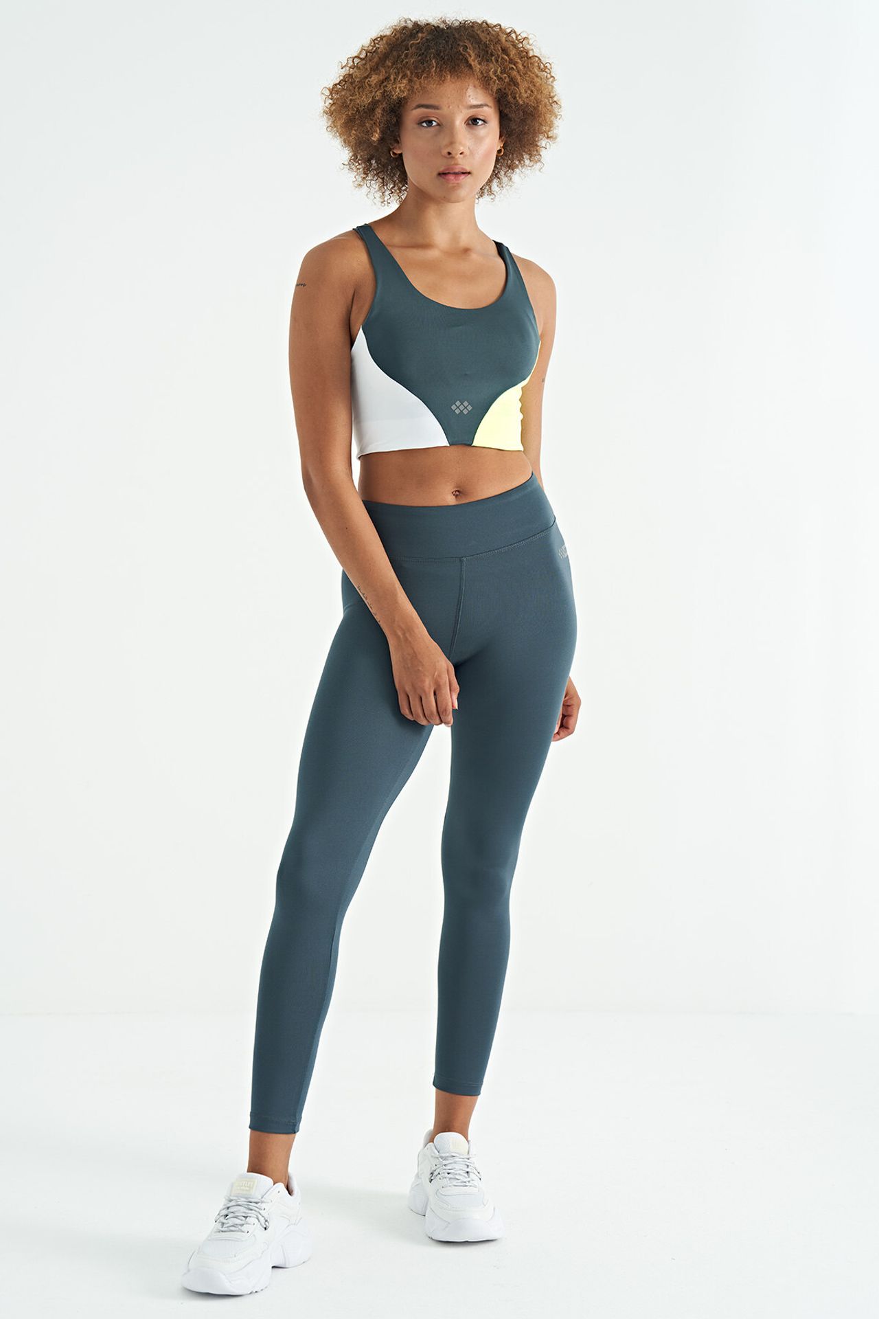 TOMMY Women's Colour-block Cropped Sports Top 5