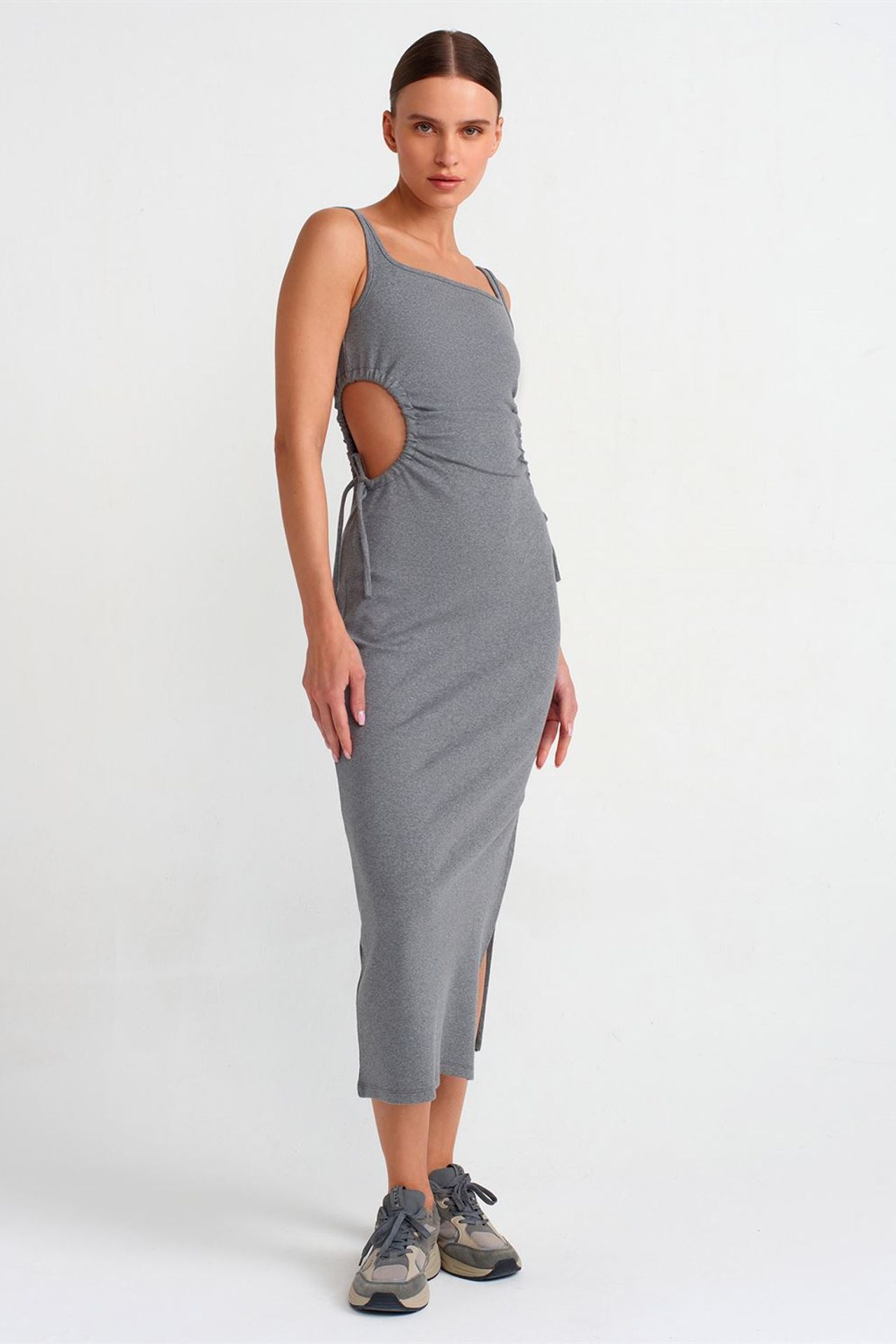 DILVIN Sleeveless Bodycon Midi Dress With Cut-Out 3