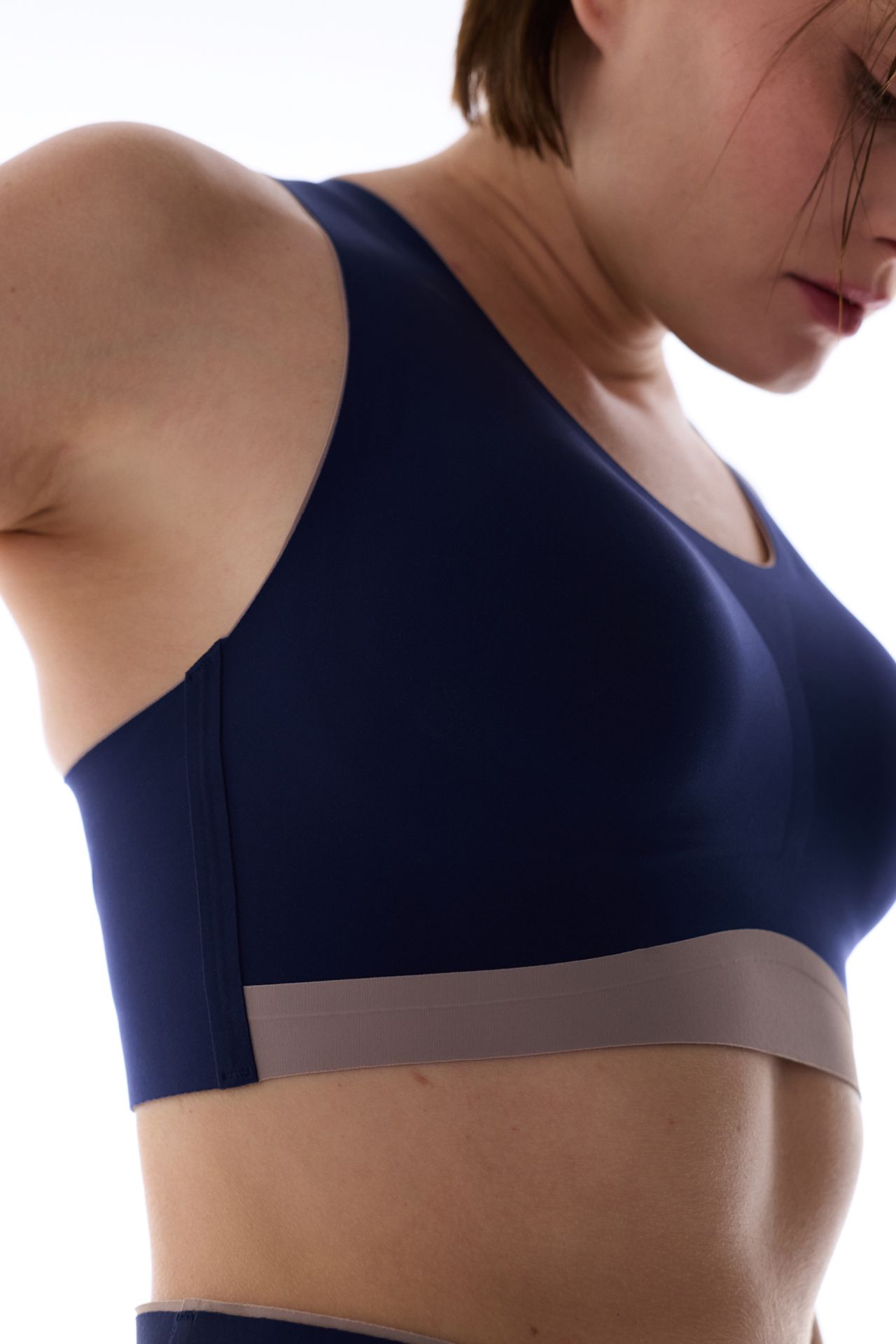 PENTI Contrast Zero Feel Sports Bra
