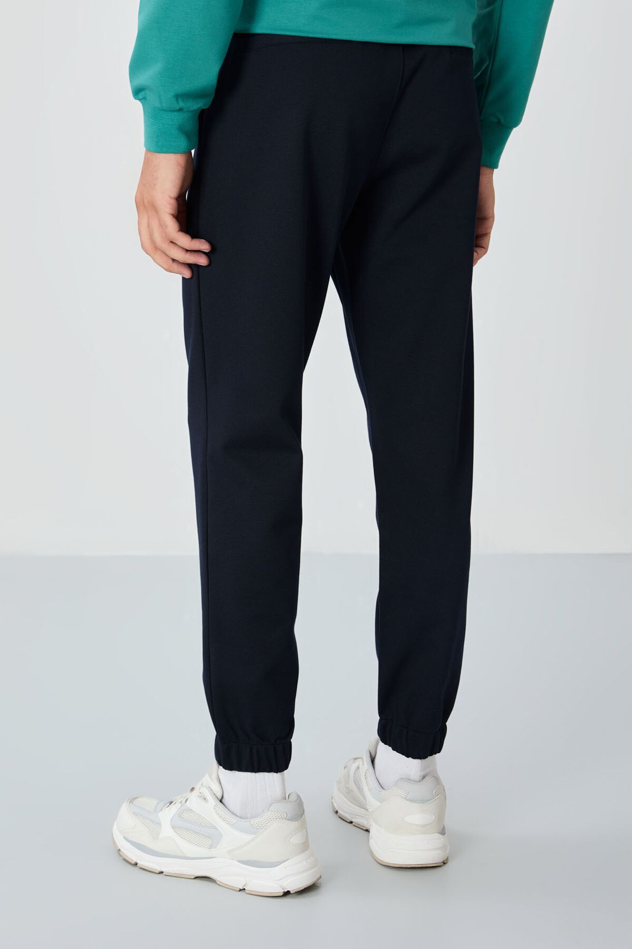 TOMMY Men's Regular Fit Fleece Sweatpants 5