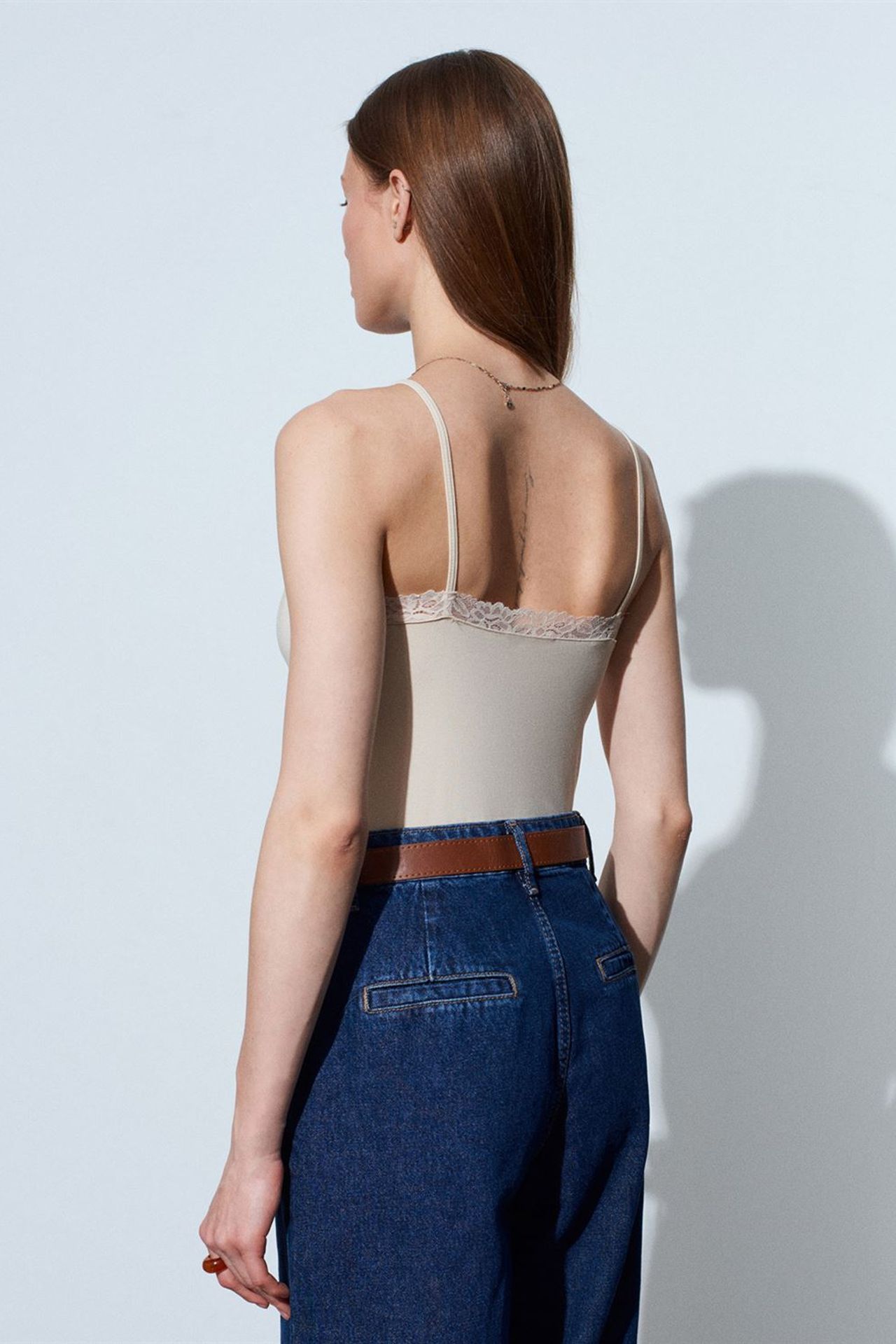 DILVIN Slim Fit Sleeveless V-Neck Cami Blouse 2