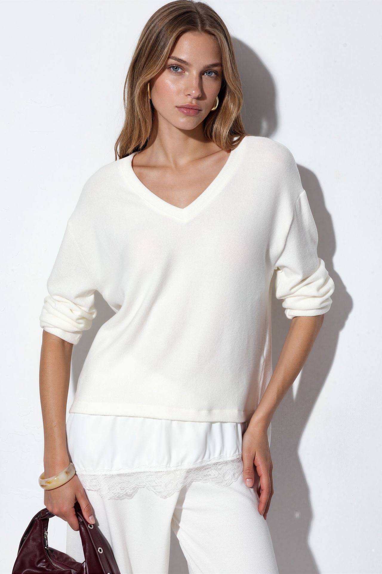 BUSEM Women’s V-neck Knit Sweater 1
