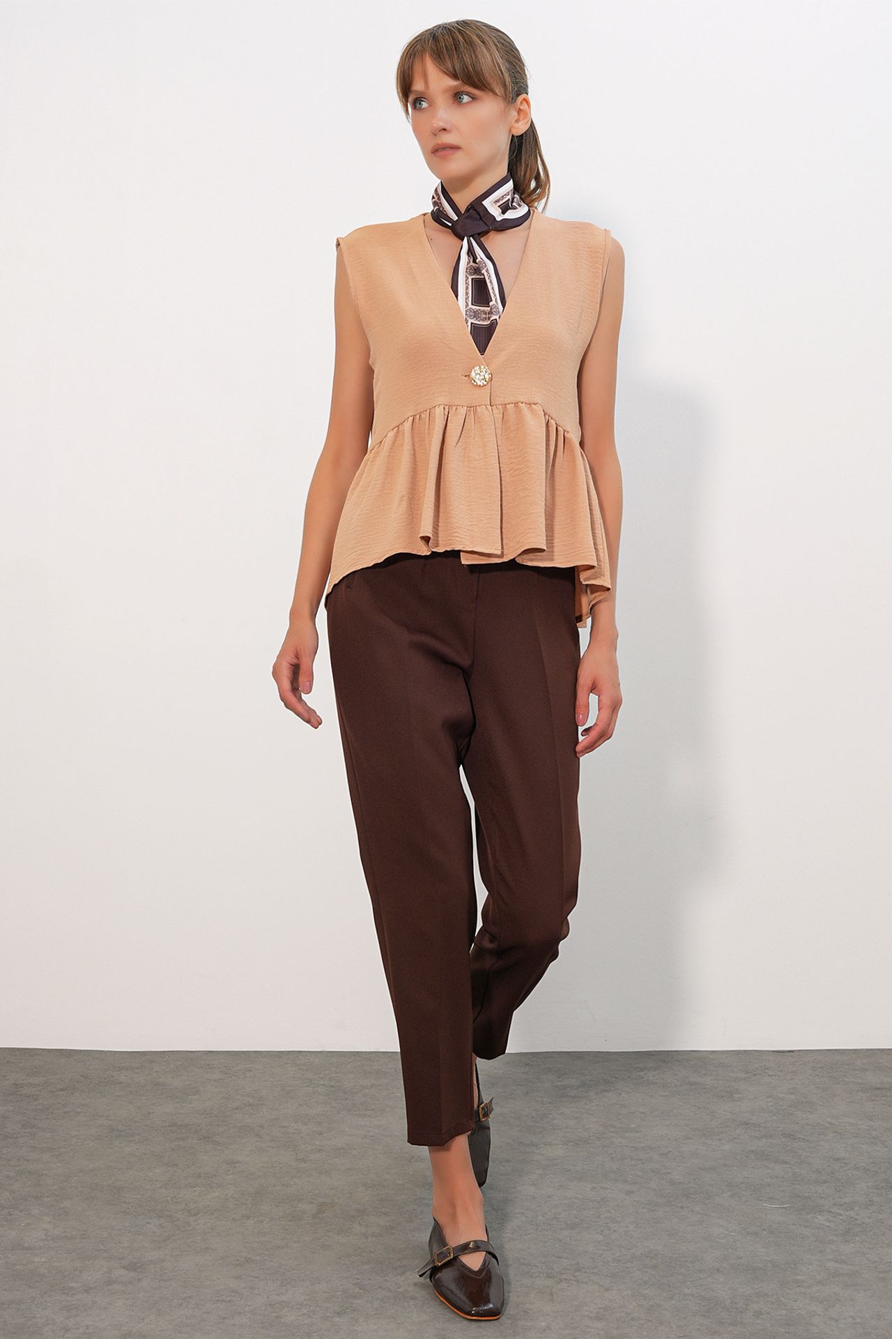 BDART V-Neck Buttoned Sleeveless Blouse 2