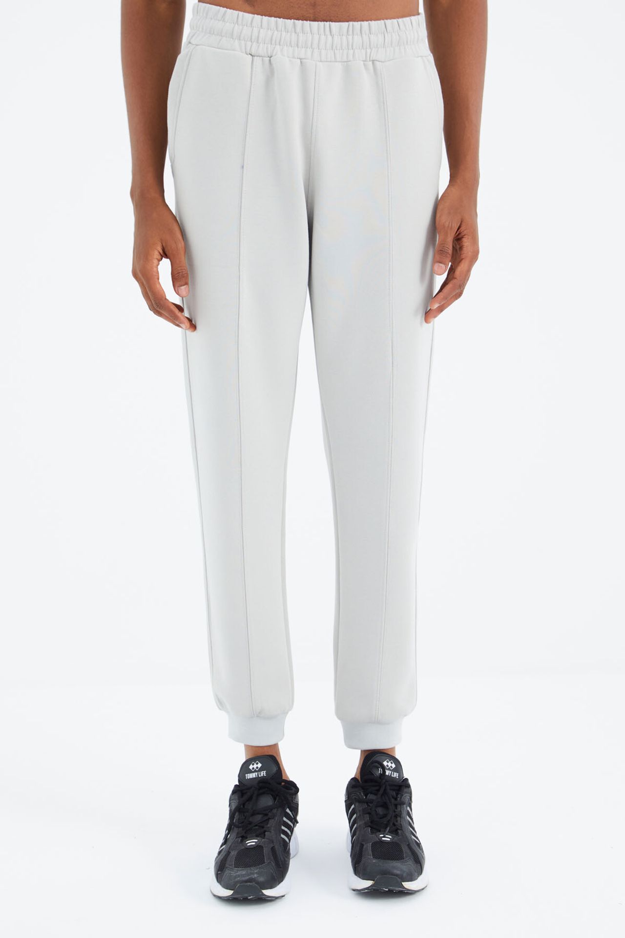 TOMMY Men's Regular-Fit 3-Thread Fleece Sweatpants 2