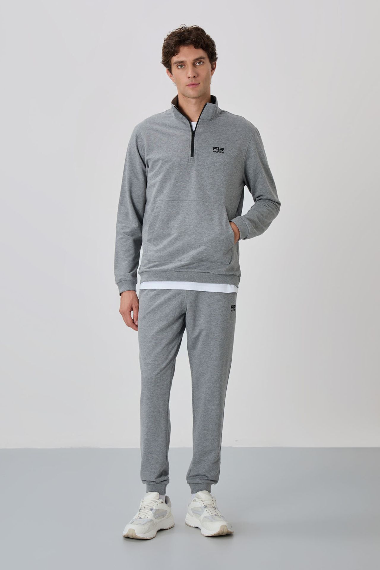 TOMMY Men's Zip-Front Sweatshirt And Pants Set 1