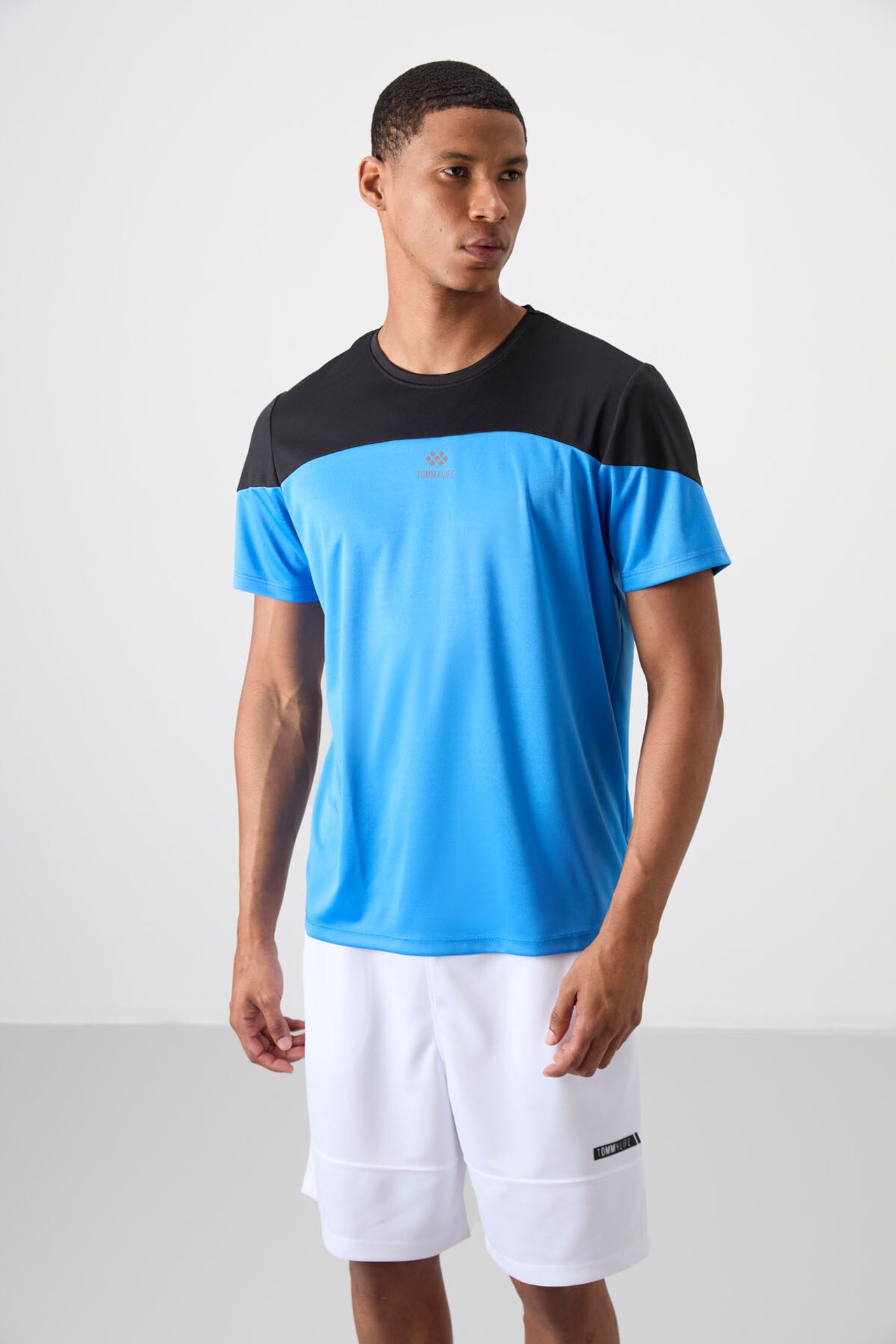 TOMMY Men's Colour-Blocked Crew Neck T-Shirt 1