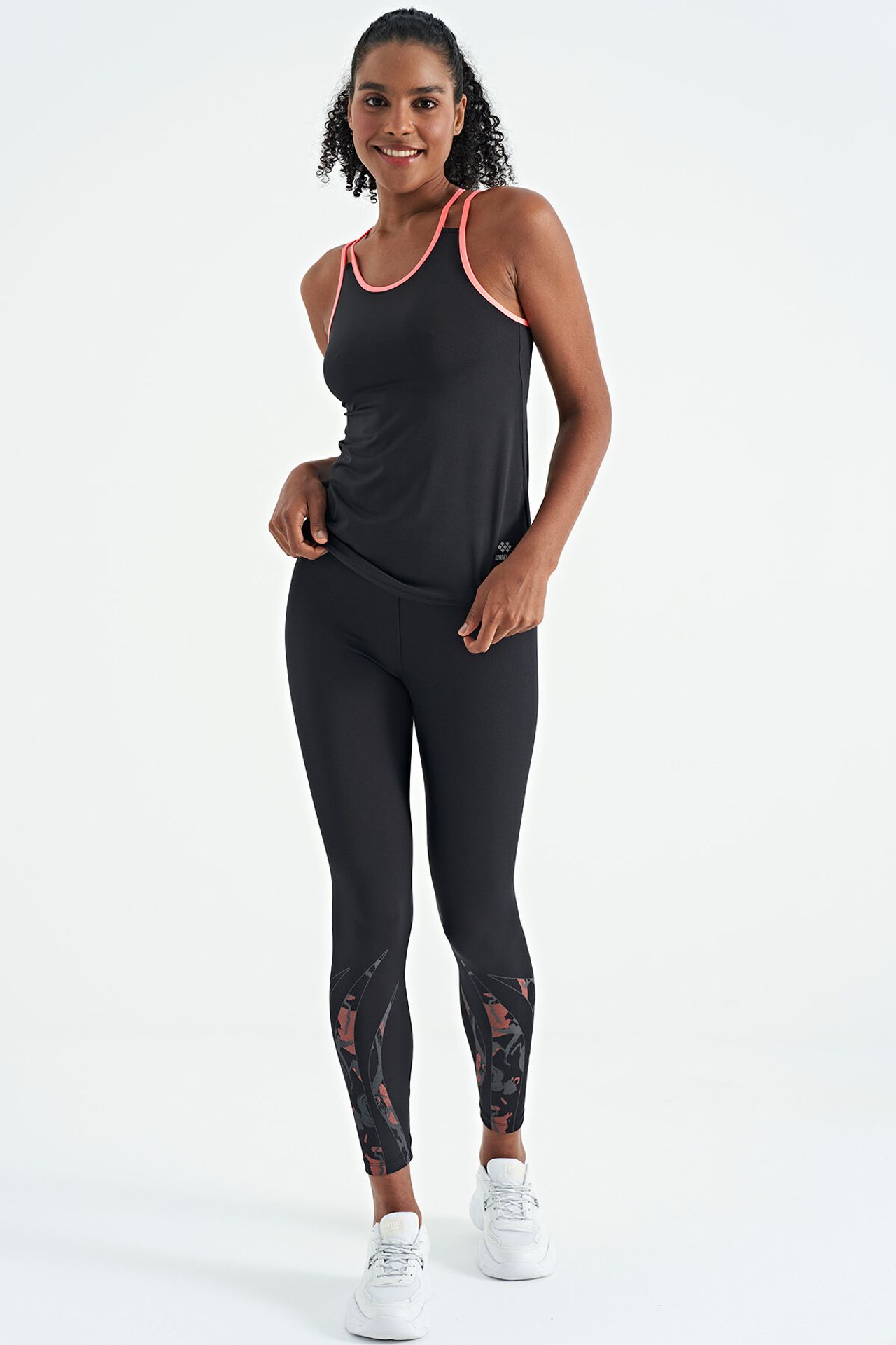 TOMMY Sleeveless Knit Sports Top 1