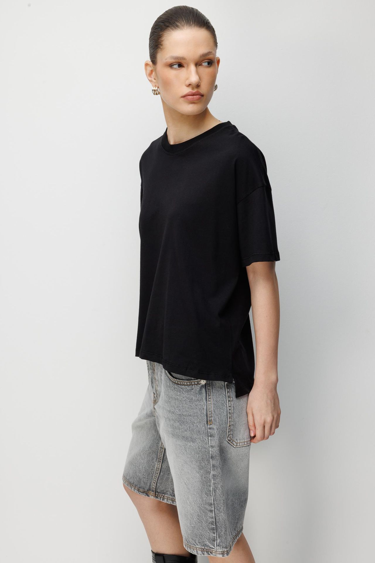 MIXRAY Oversized Crew Neck Plain T-Shirt with Slit 3