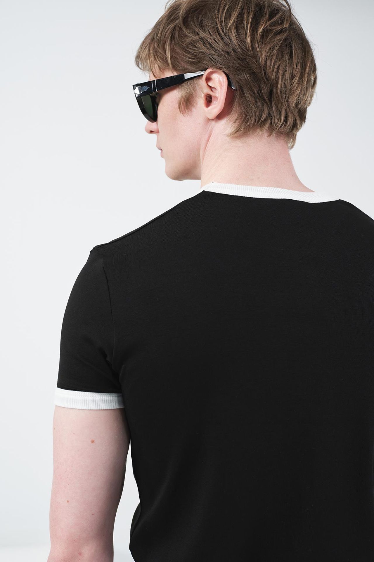 GIESTO Basic Crew Neck T-Shirt with Contrast Binding 4