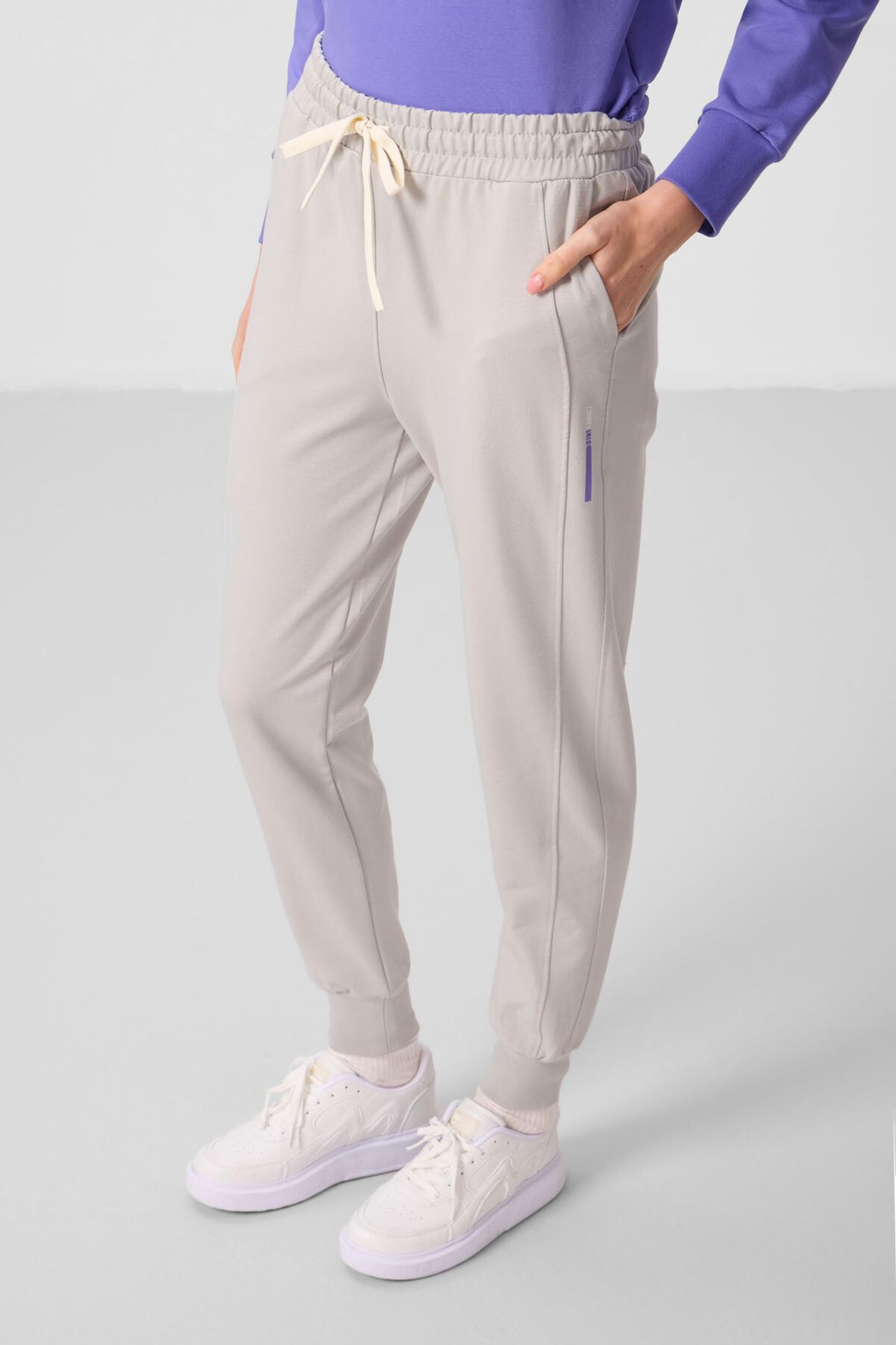 TOMMY Oversized Hooded Sweatshirt And Pants Set 4