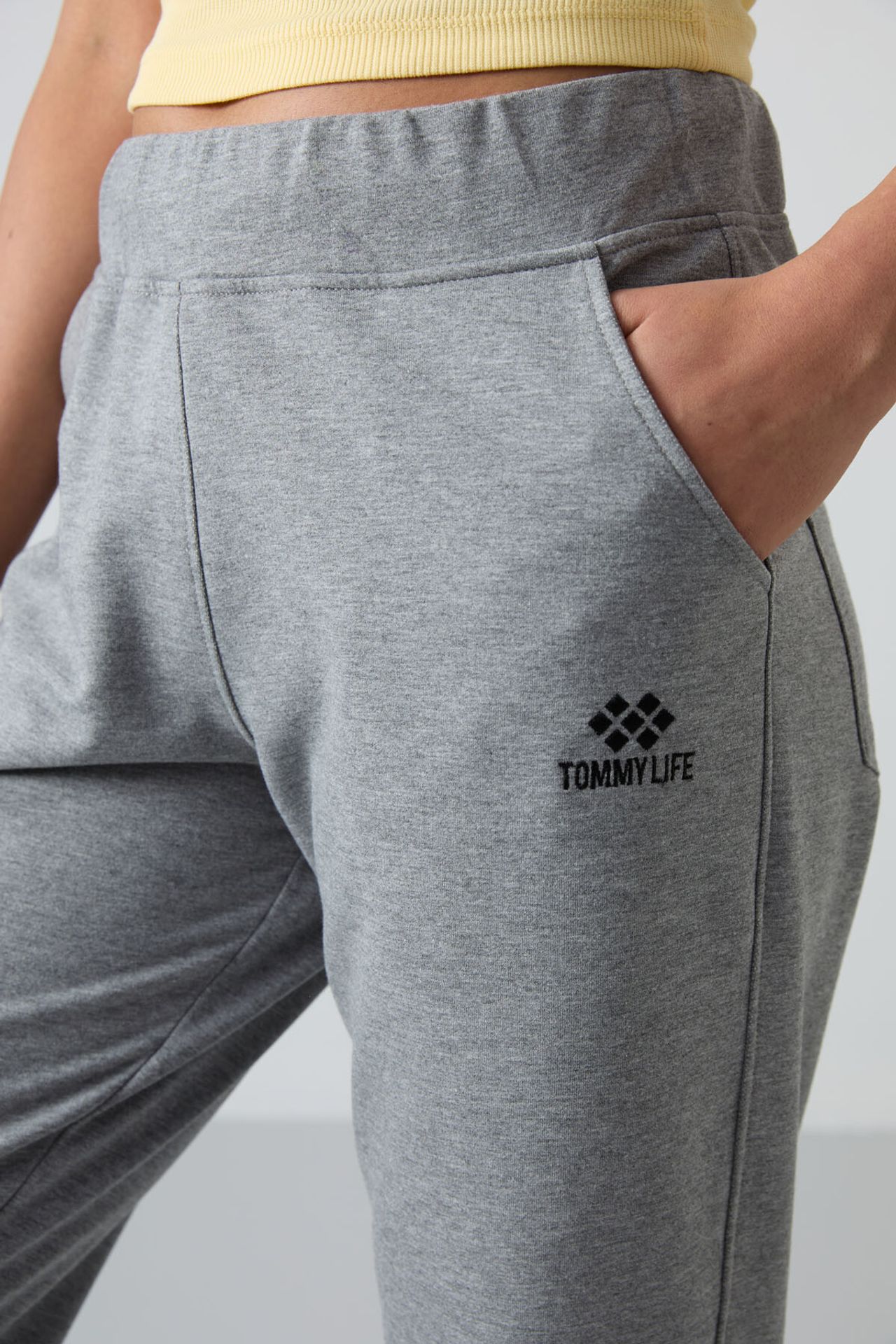 TOMMY High-Waist Straight-Leg Sweatpants 3