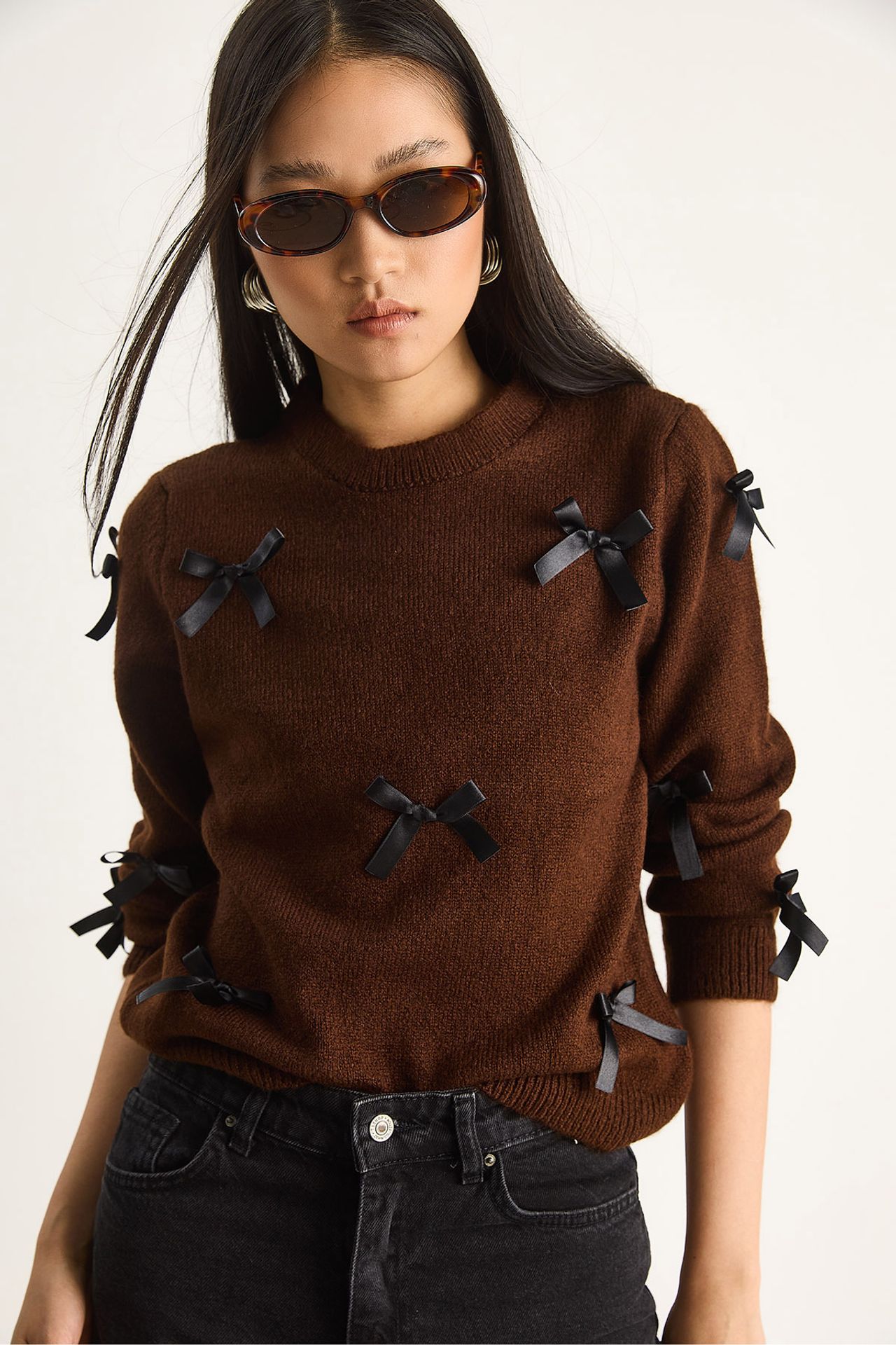 LUCCI Bow Detailed Crew Neck Sweater 3