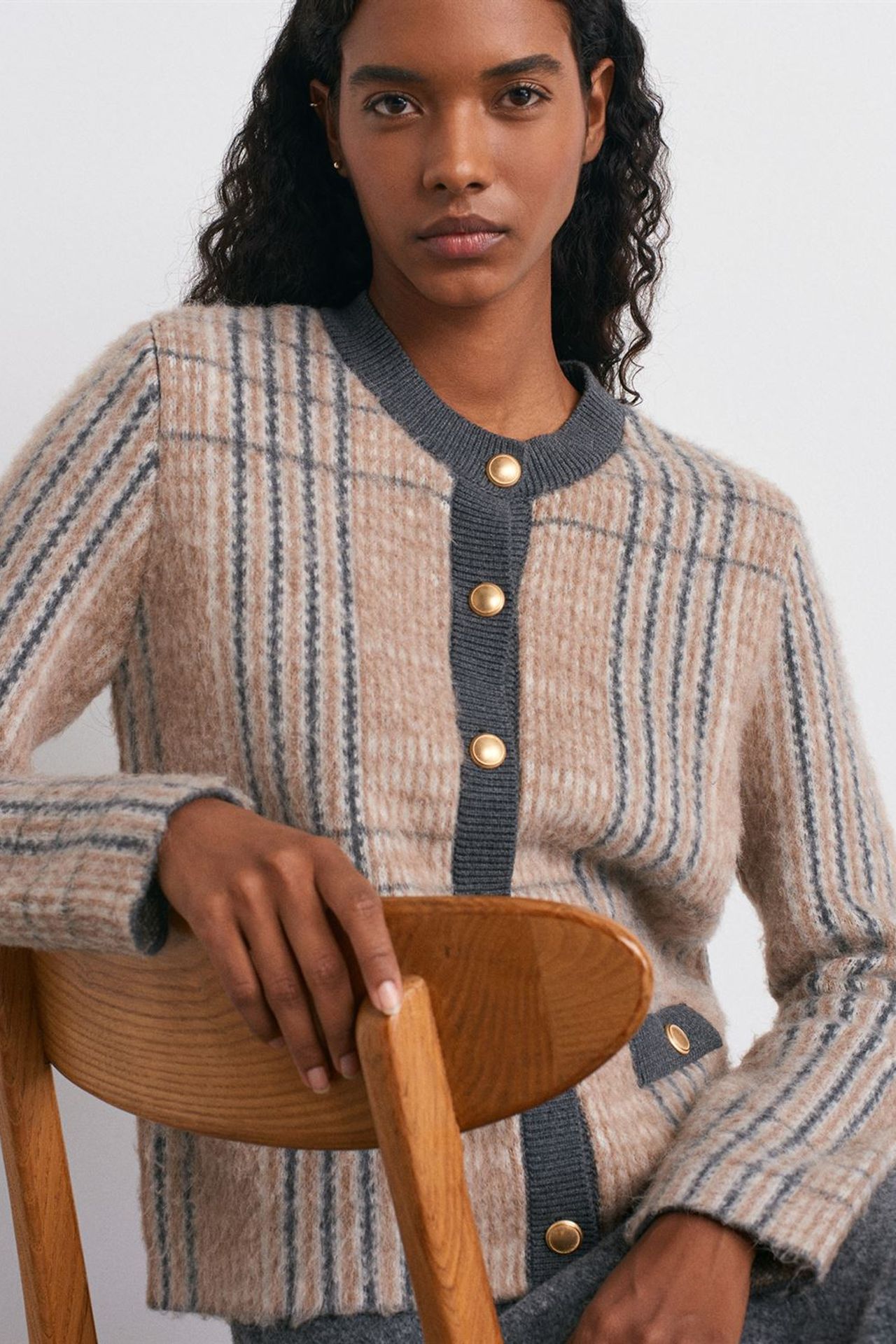 DILVIN Plaid Jacquard Crew Neck Cardigan 3