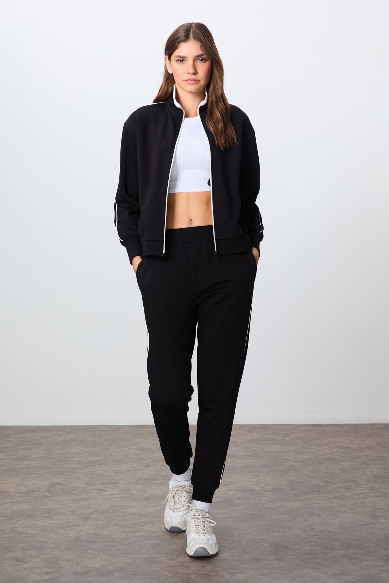 TOMMY Oversized Zip-collar Sweatshirt And Pants Set 4
