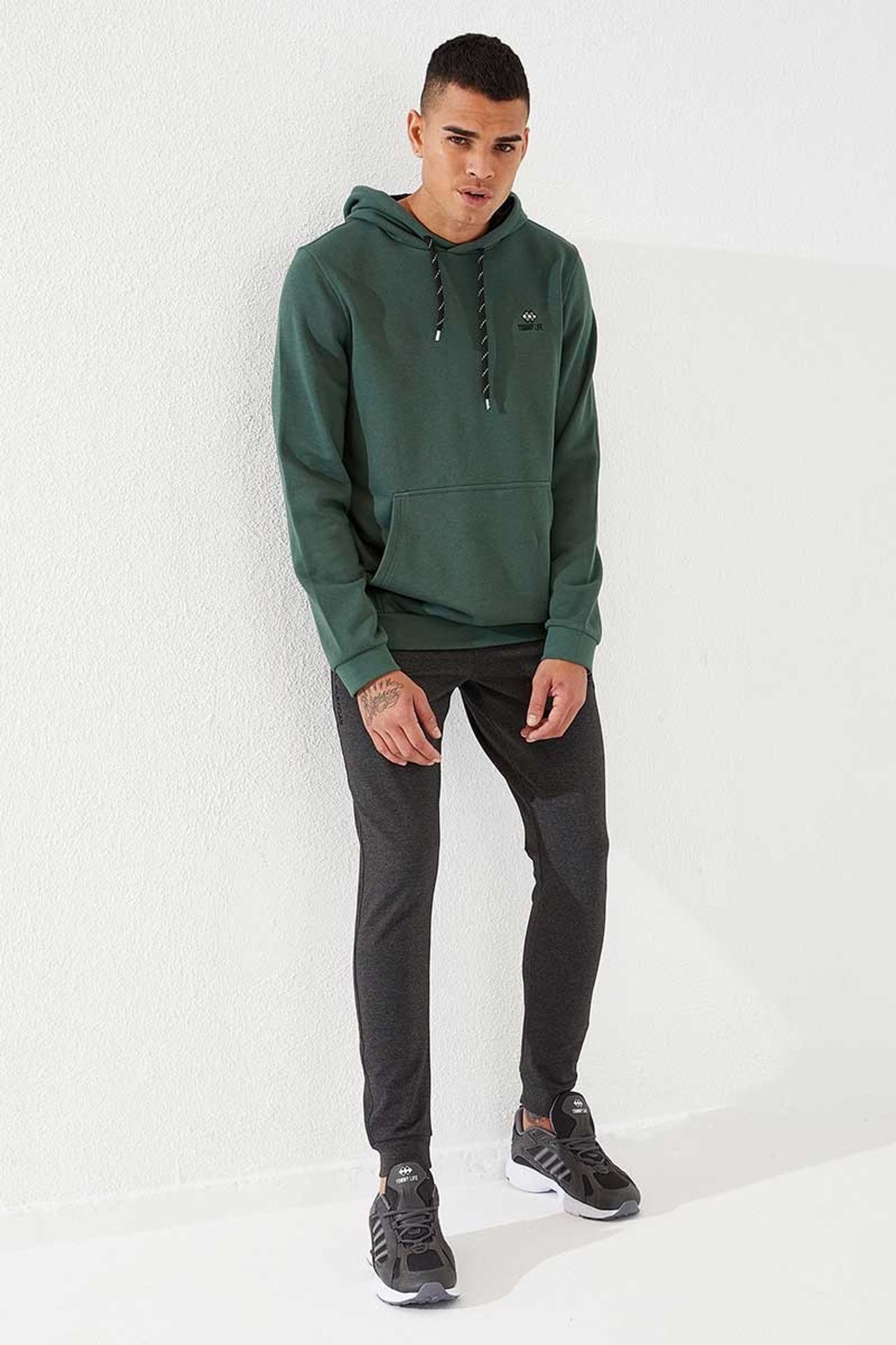 TOMMY Men's Solid Hooded Sweatshirt With Pocket 2