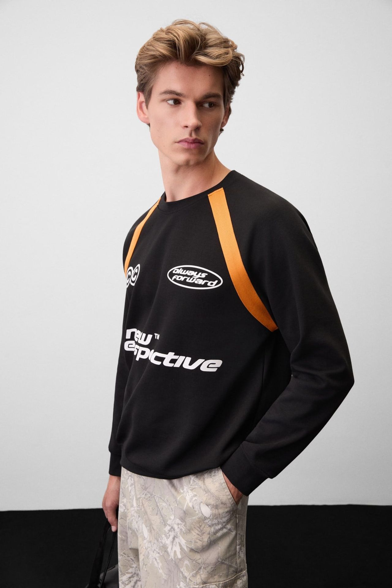 GRIMELANGE Regular Fit Crew Neck Sweatshirt 5