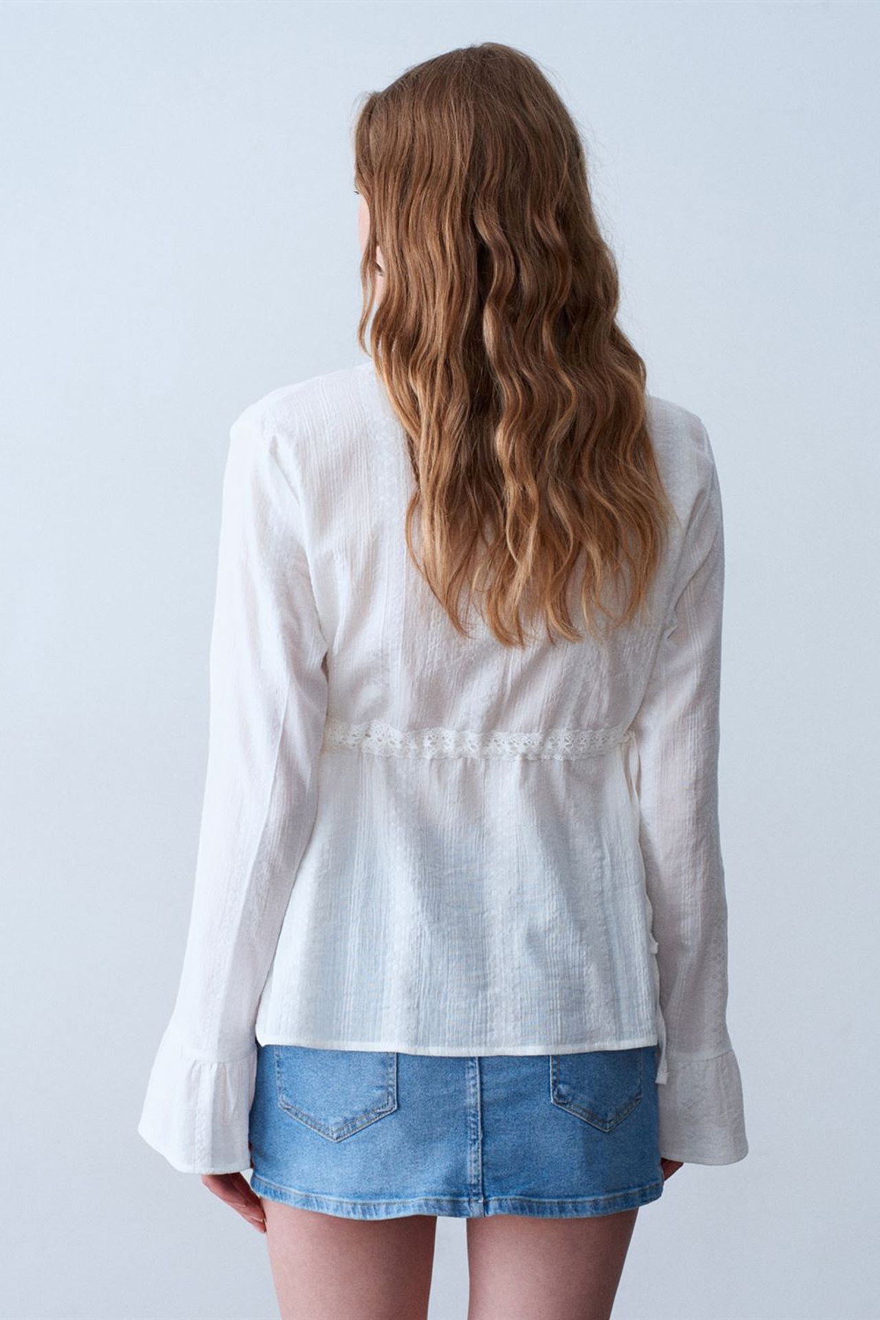 DILVIN Embroidered V-neck Woven Blouse 2