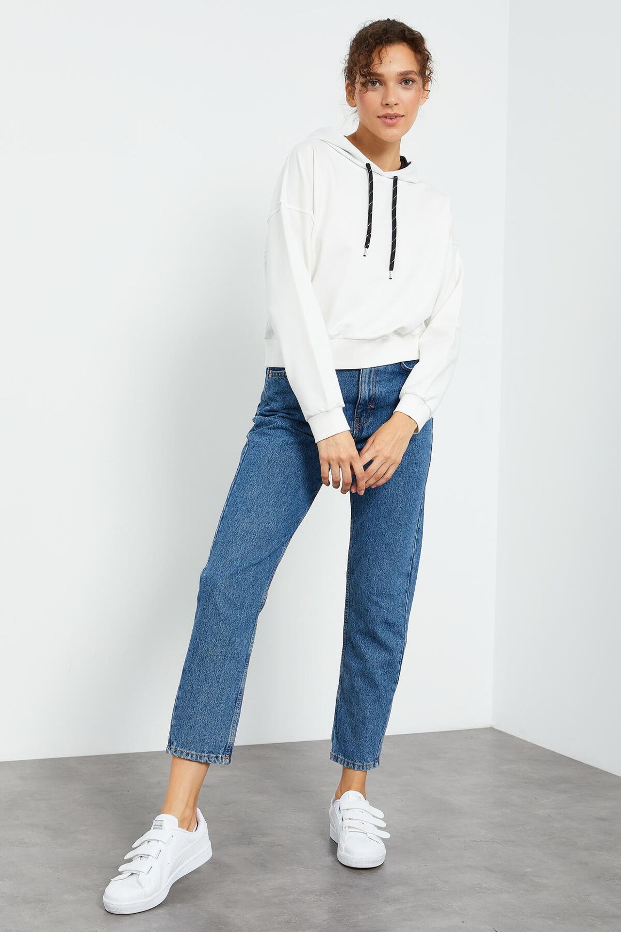 TOMMY Relaxed Hooded Sweatshirt With Tie Detail 5