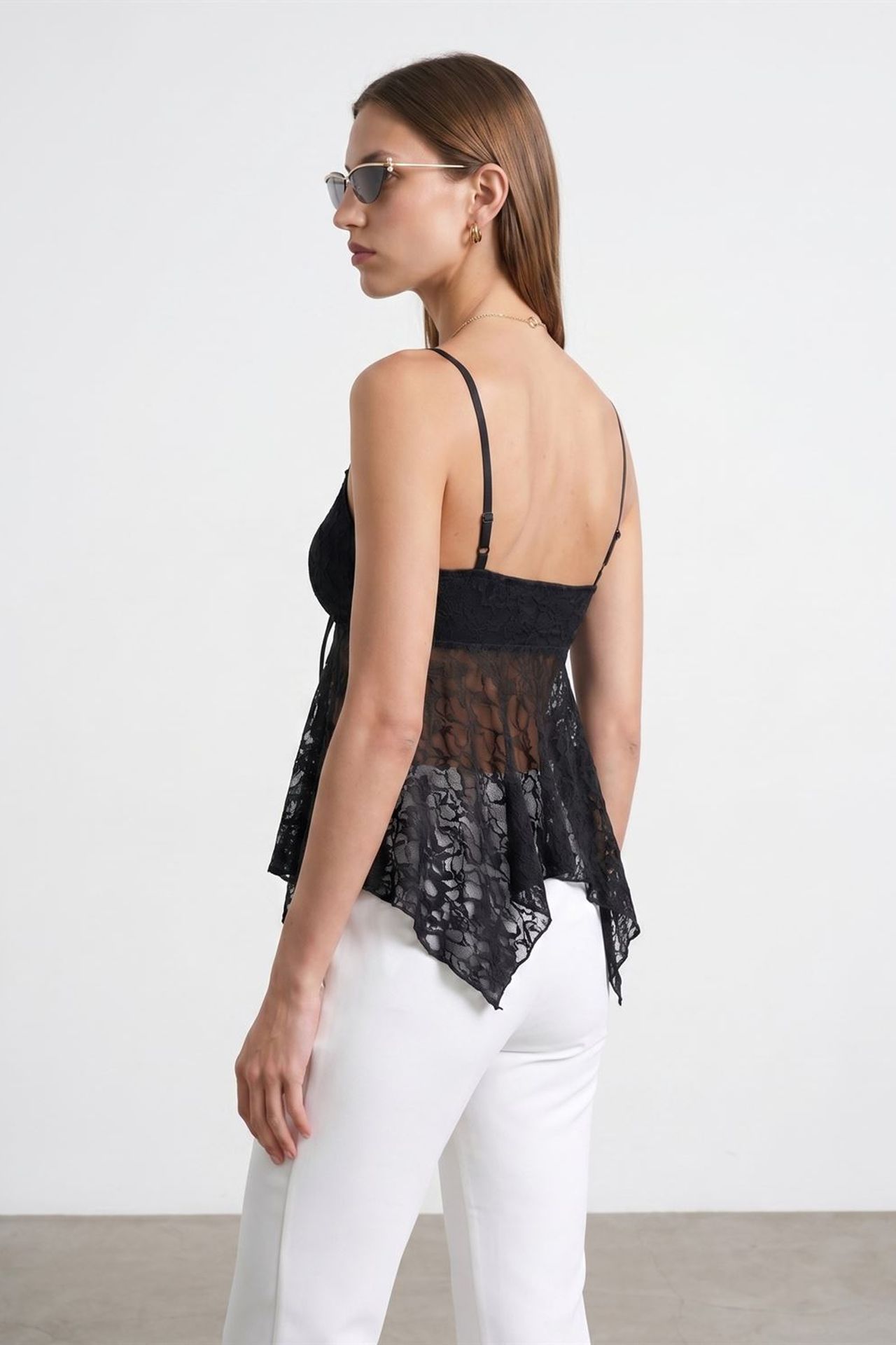 DILVIN Lace Tie-front Sleeveless Blouse 2