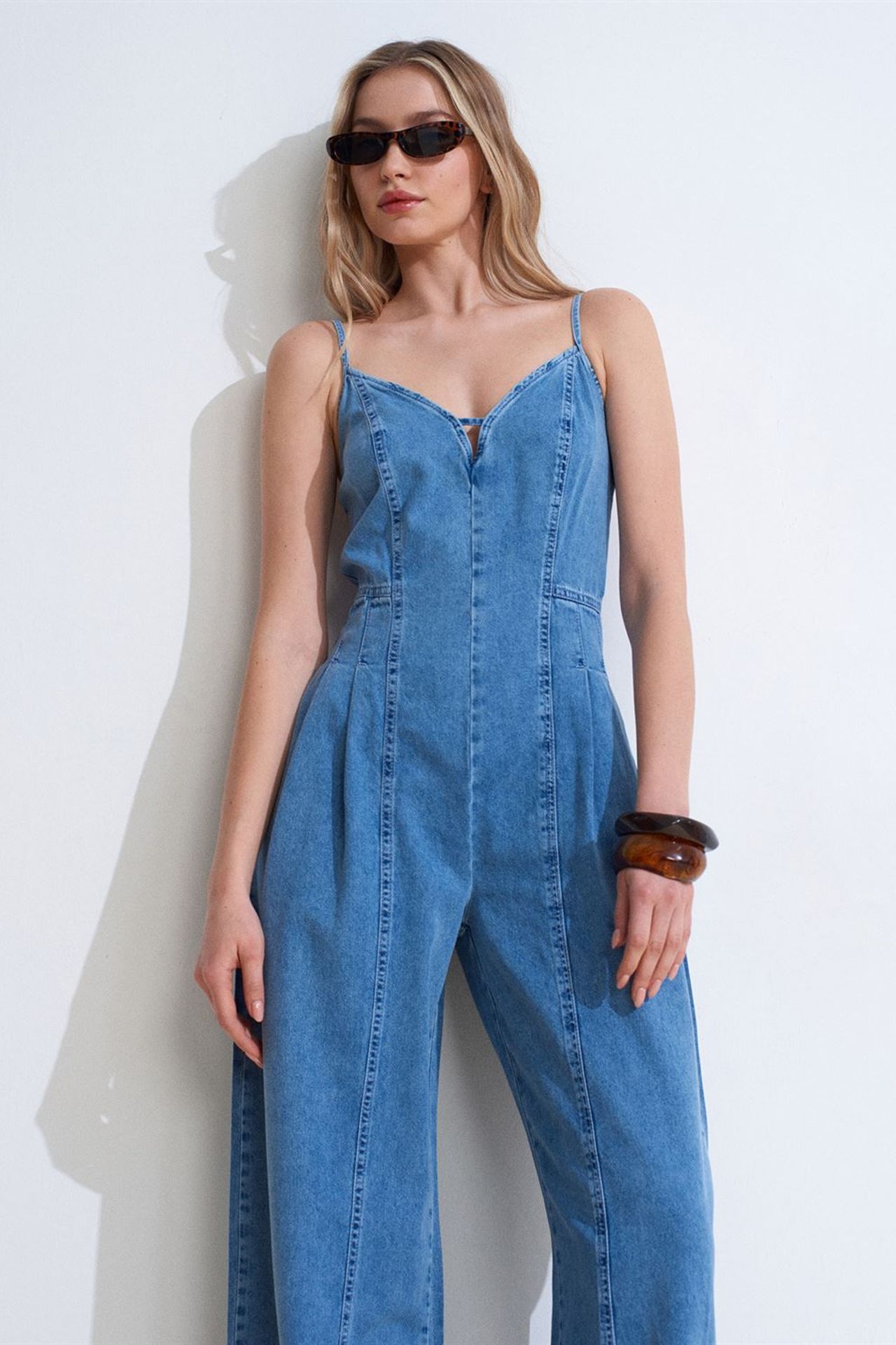 DILVIN Wide-Leg Denim Jumpsuit 3