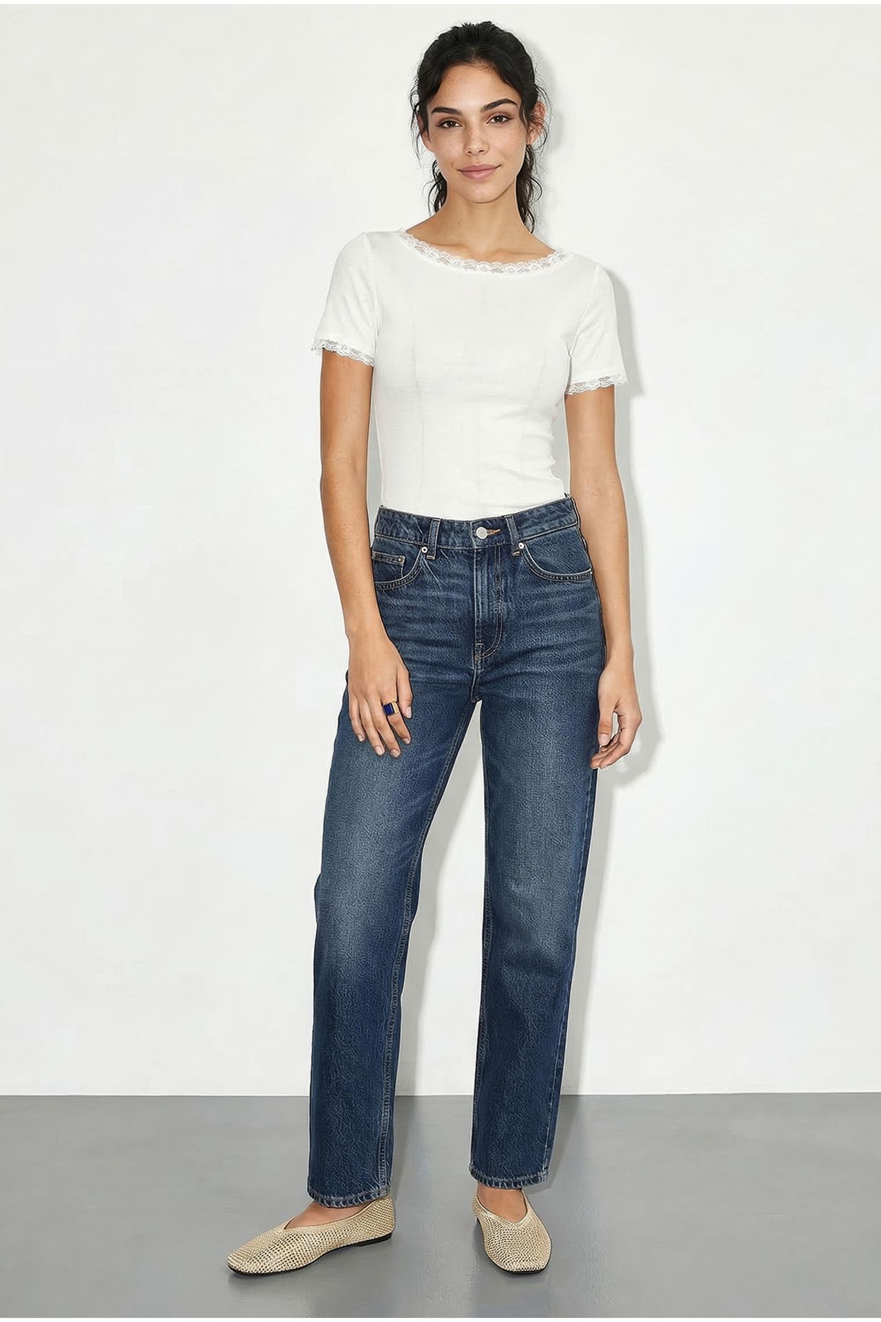 LUCCI Slim-fit Boat Neck Lace Blouse 4