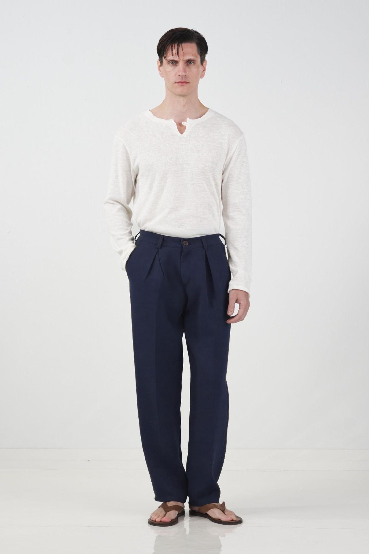 GIESTO Textured Pleated Tailored Trousers 1