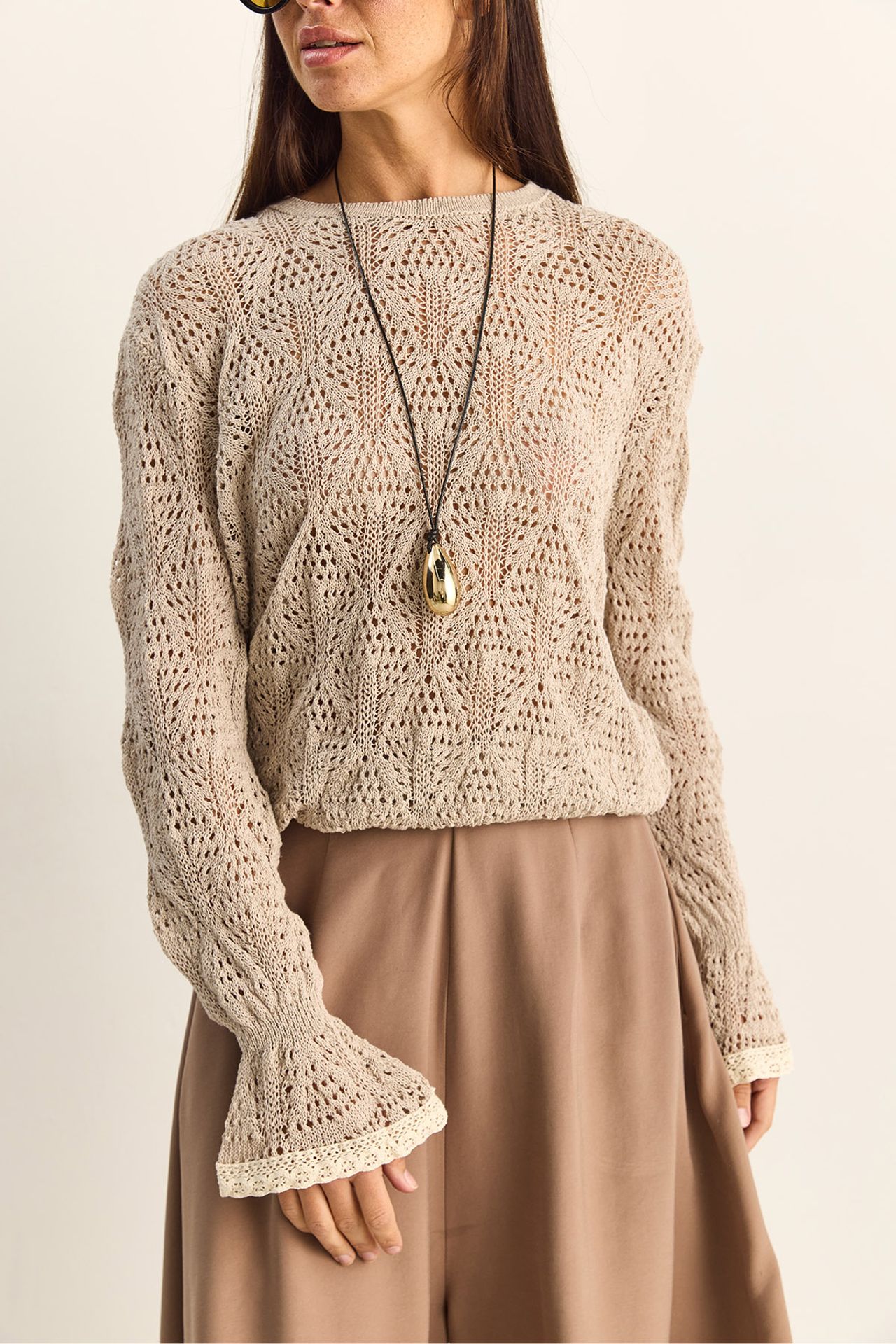 LUCCI Textured Crew Neck Frilly Knit Sweater 6