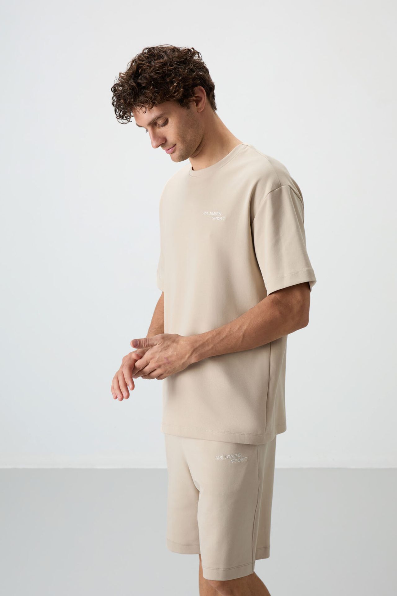 TOMMY Oversized Short-Sleeve T-Shirt And Shorts Set 3