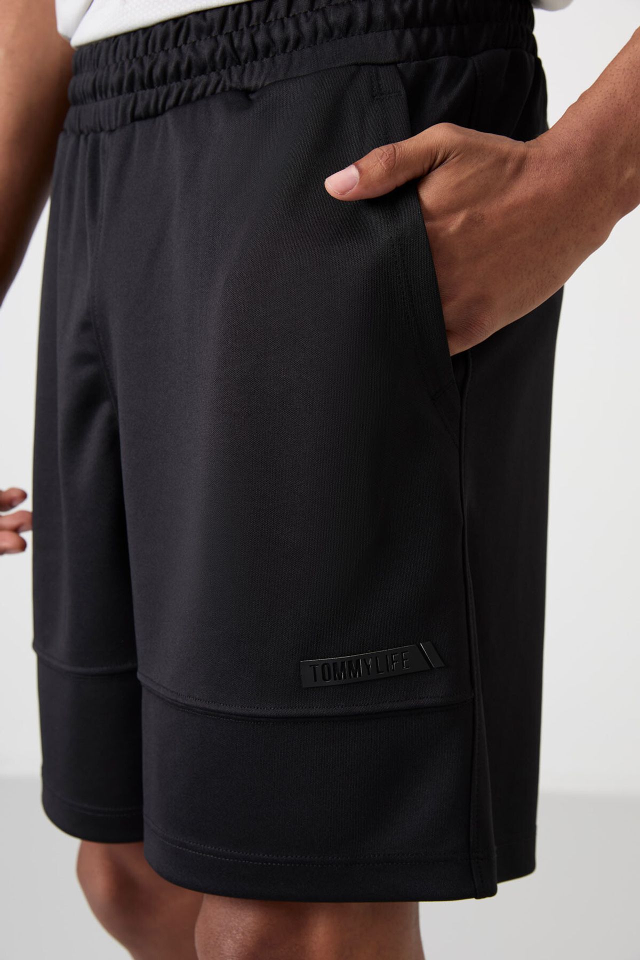 TOMMY Men's Solid Sweat Shorts 3