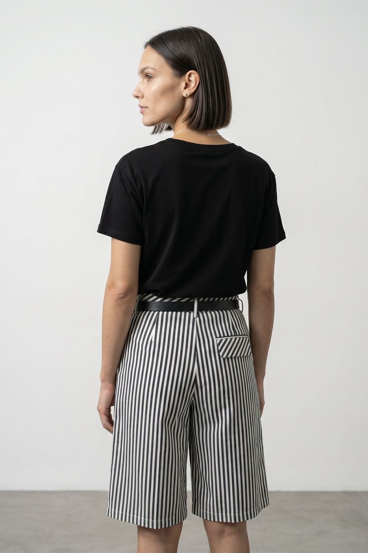 DILVIN Cotton Tencel V-Neck Short-Sleeve Blouse 2
